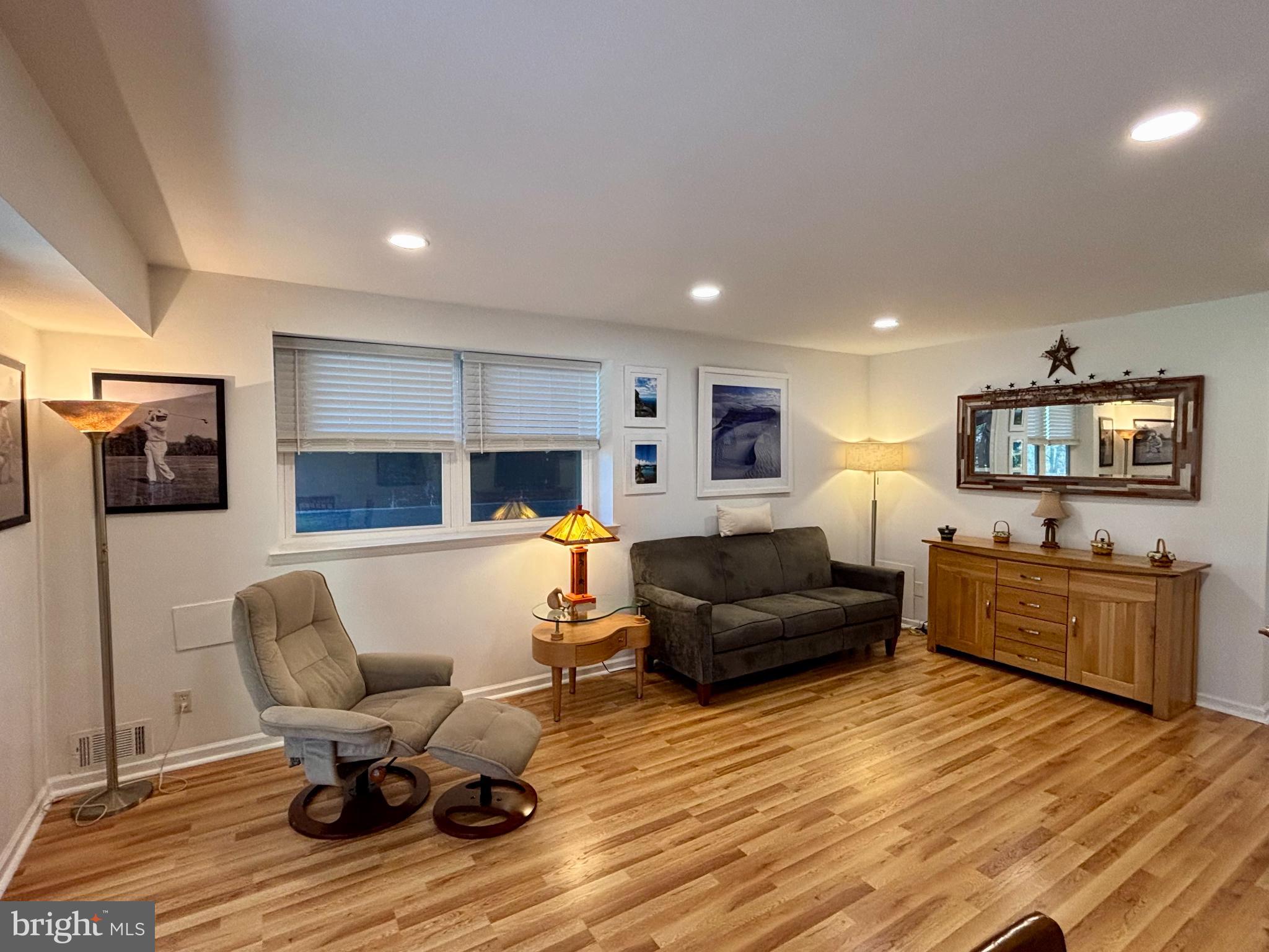 FLYING HILLS - Residential