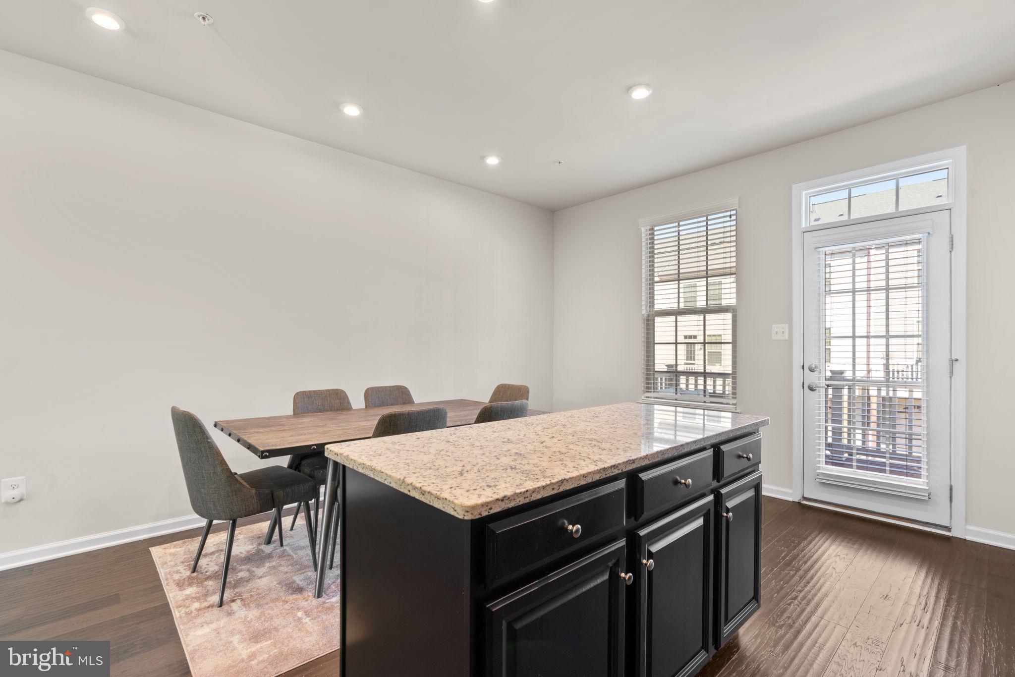 PARKSIDE - Residential