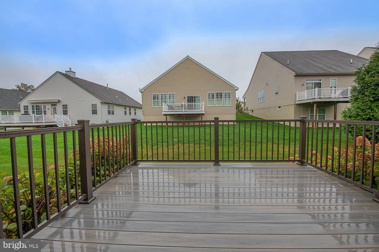 VILLAGES AT HILLVIEW - Residential