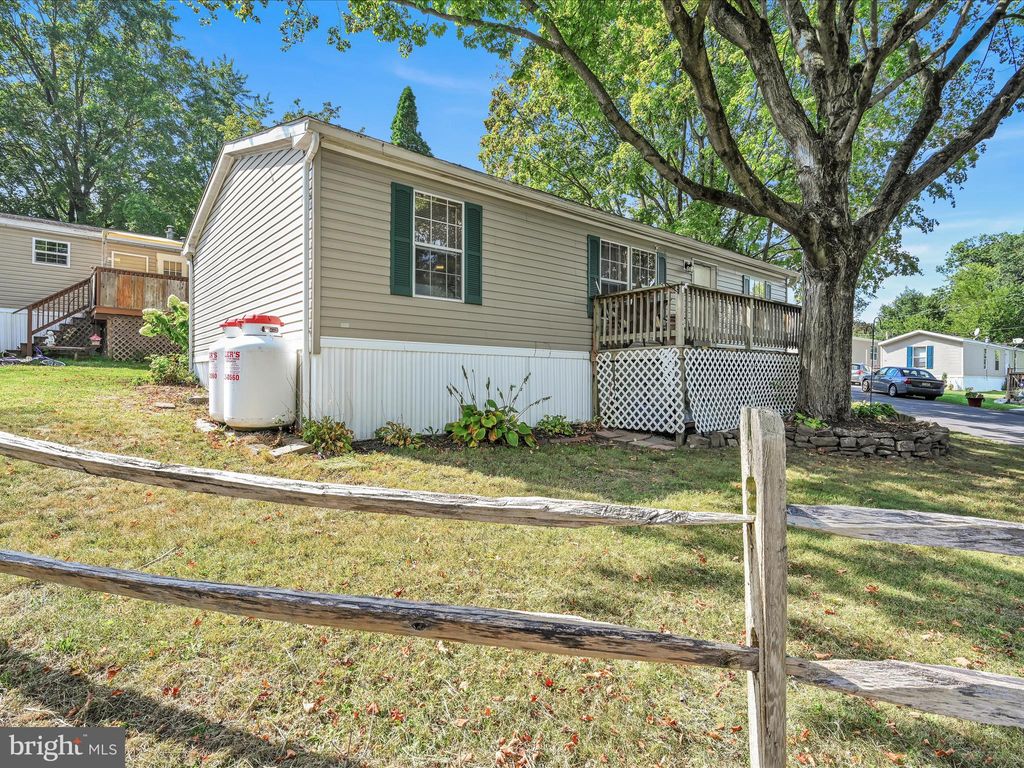 Photo of 26 EARL LN, LITITZ, PA 17543 (MLS # PALA2040410)