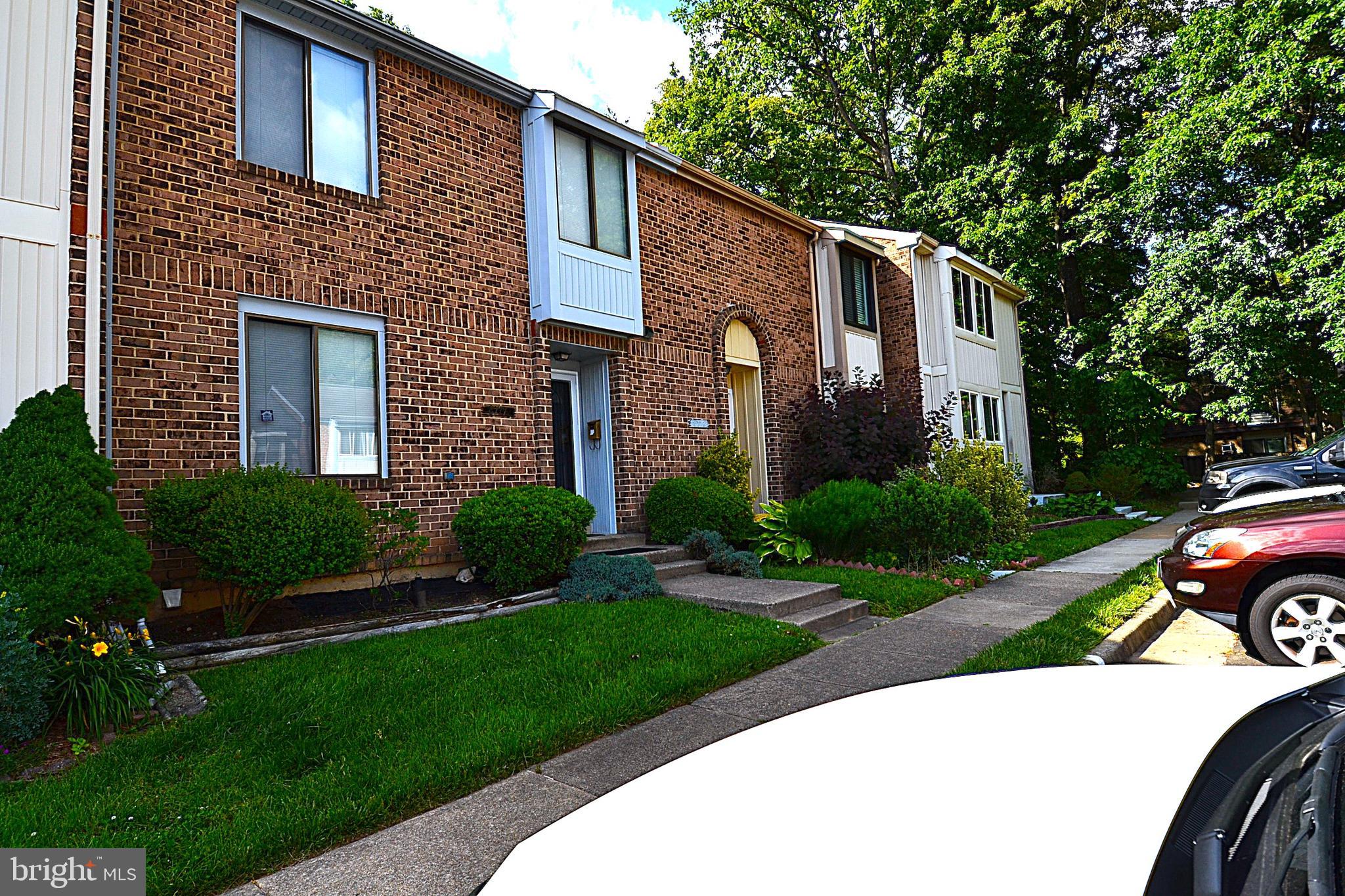 8712 RIDGE HOLLOW COURT