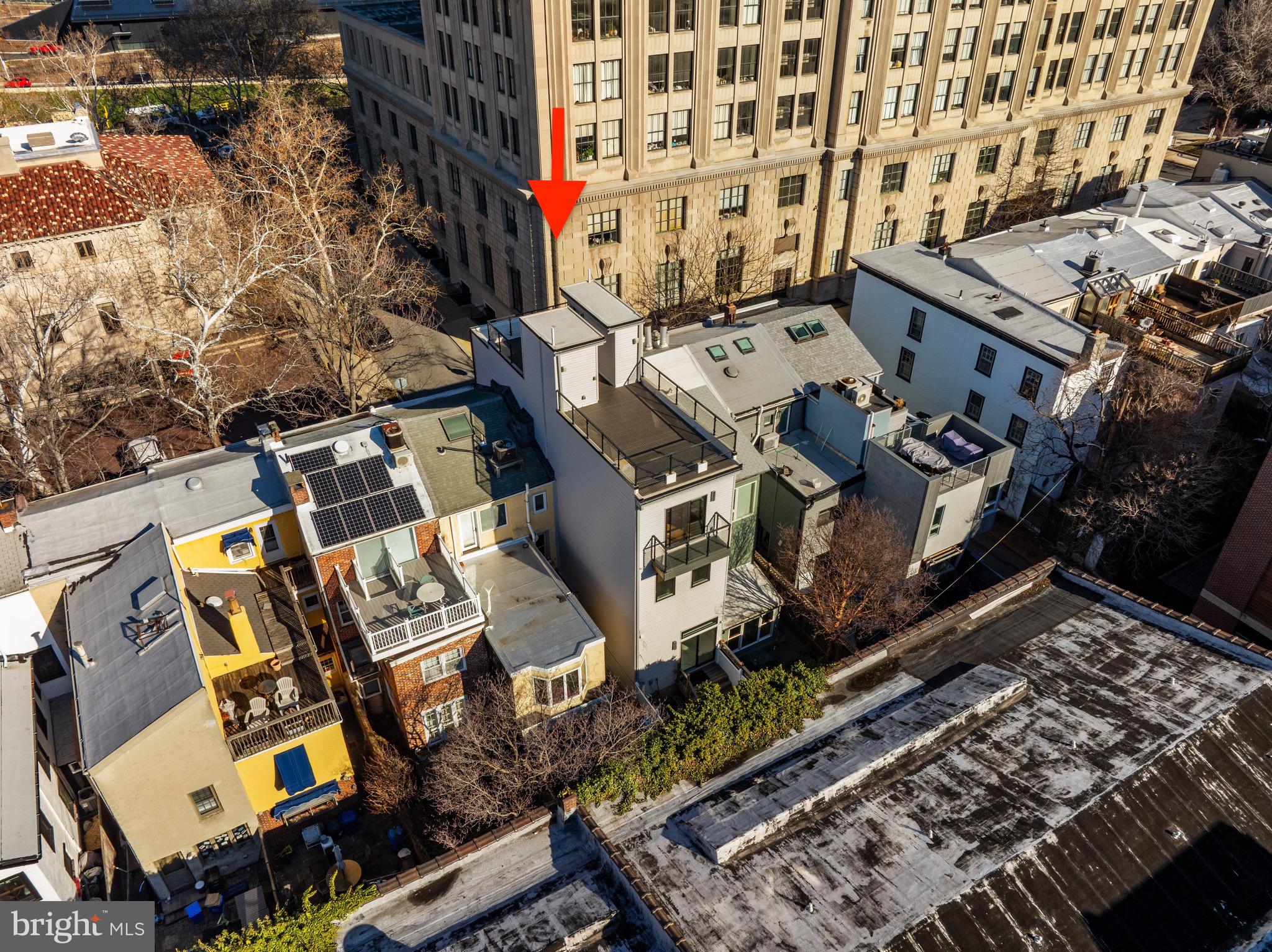 LOGAN SQUARE - Residential
