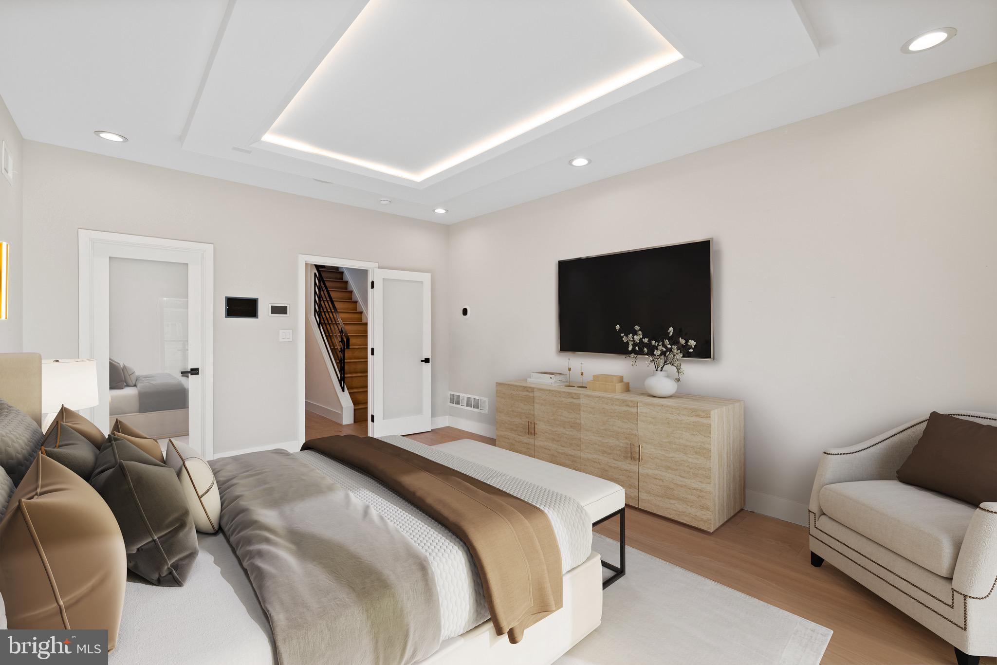 LOGAN SQUARE - Residential