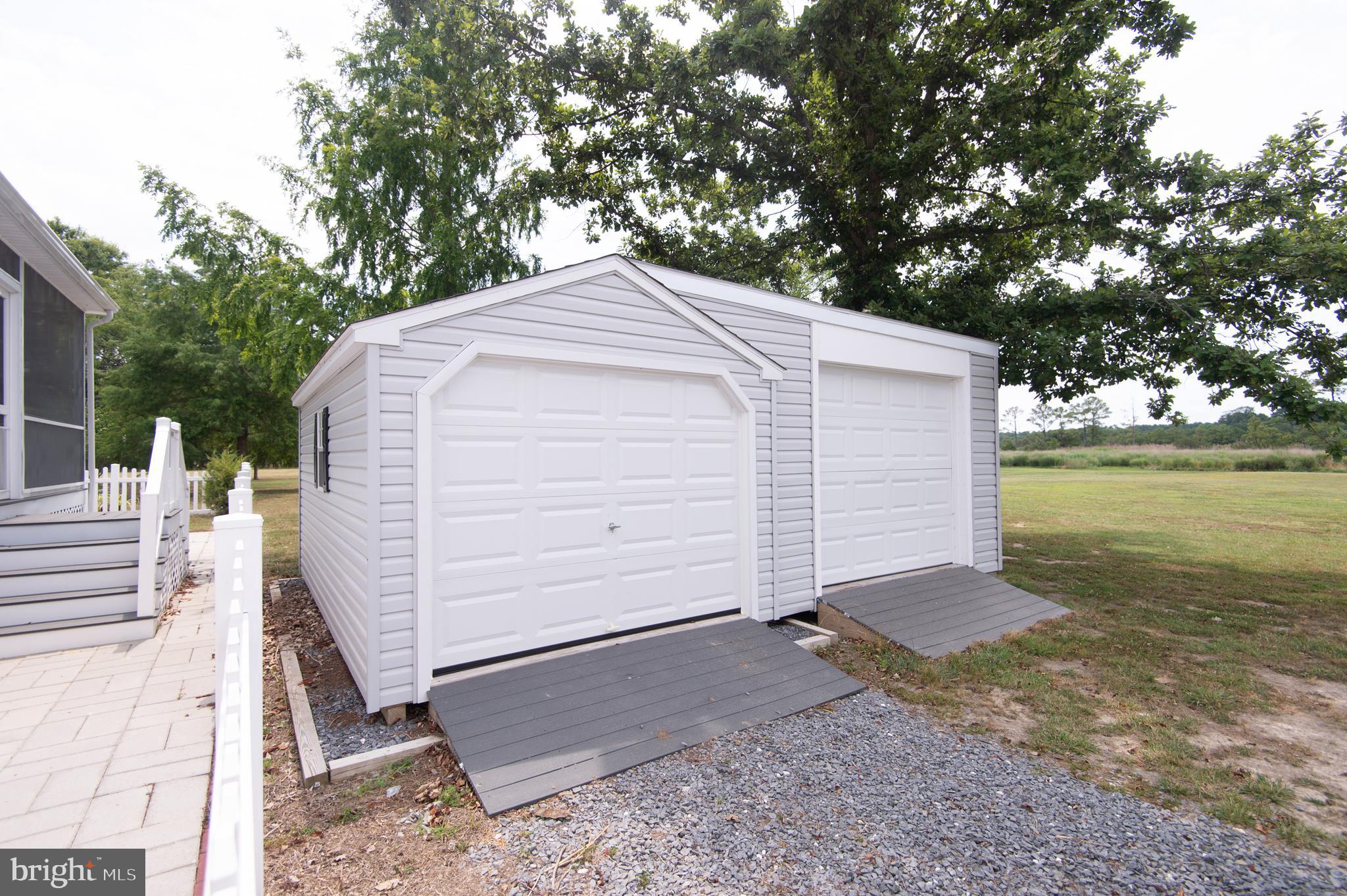 TAYLORS ISLAND - Residential