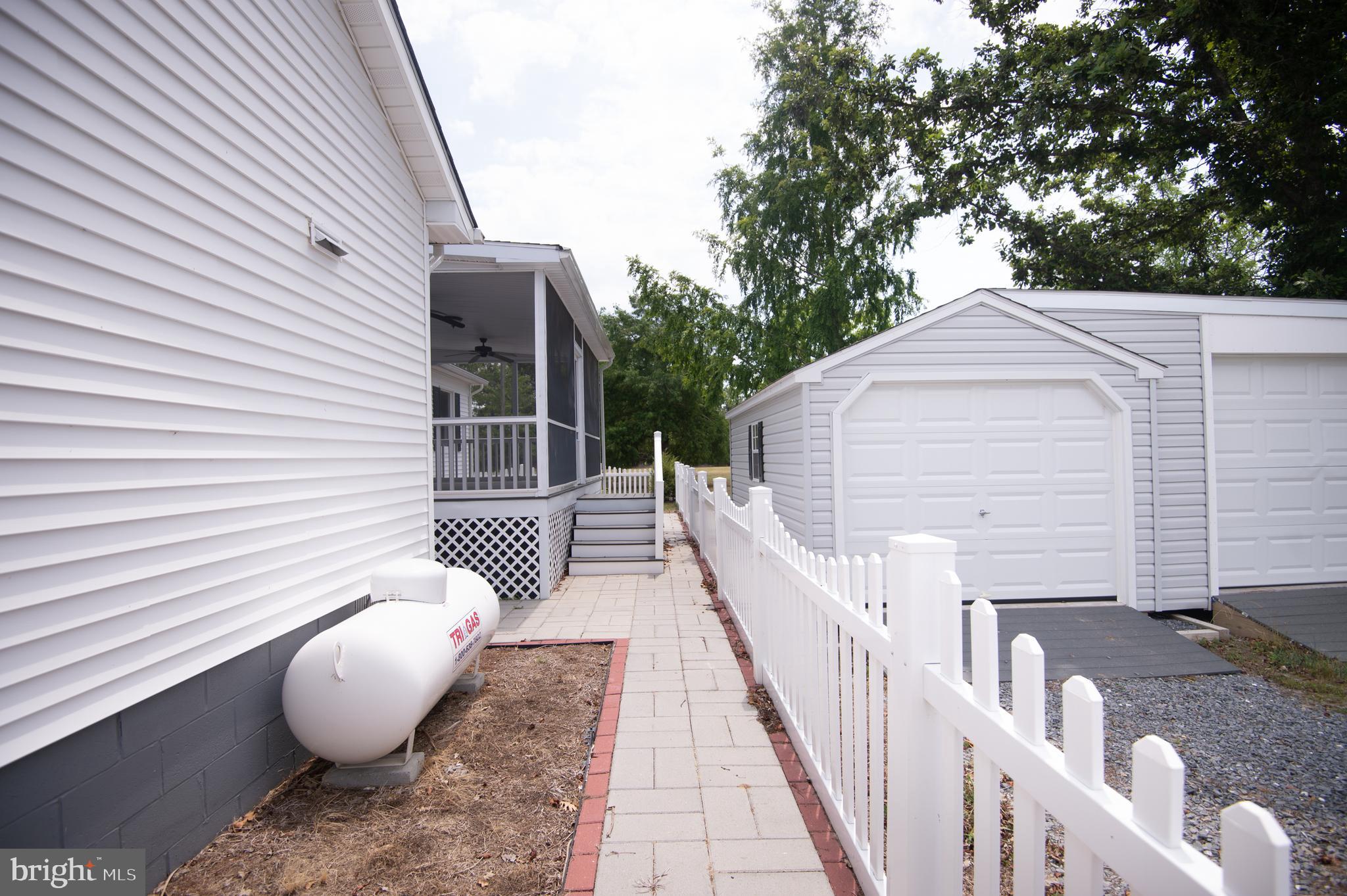 TAYLORS ISLAND - Residential