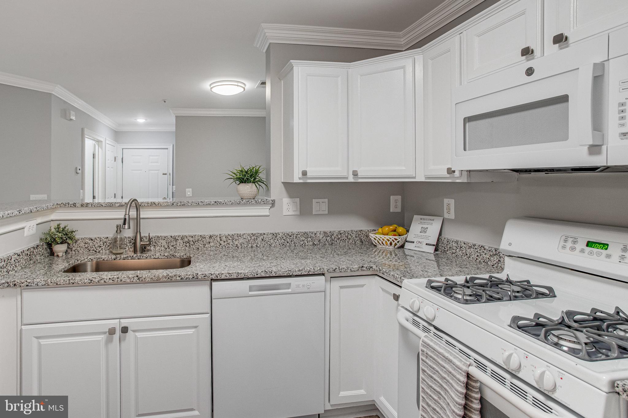 SUMMERHOUSE II CONDO - Residential