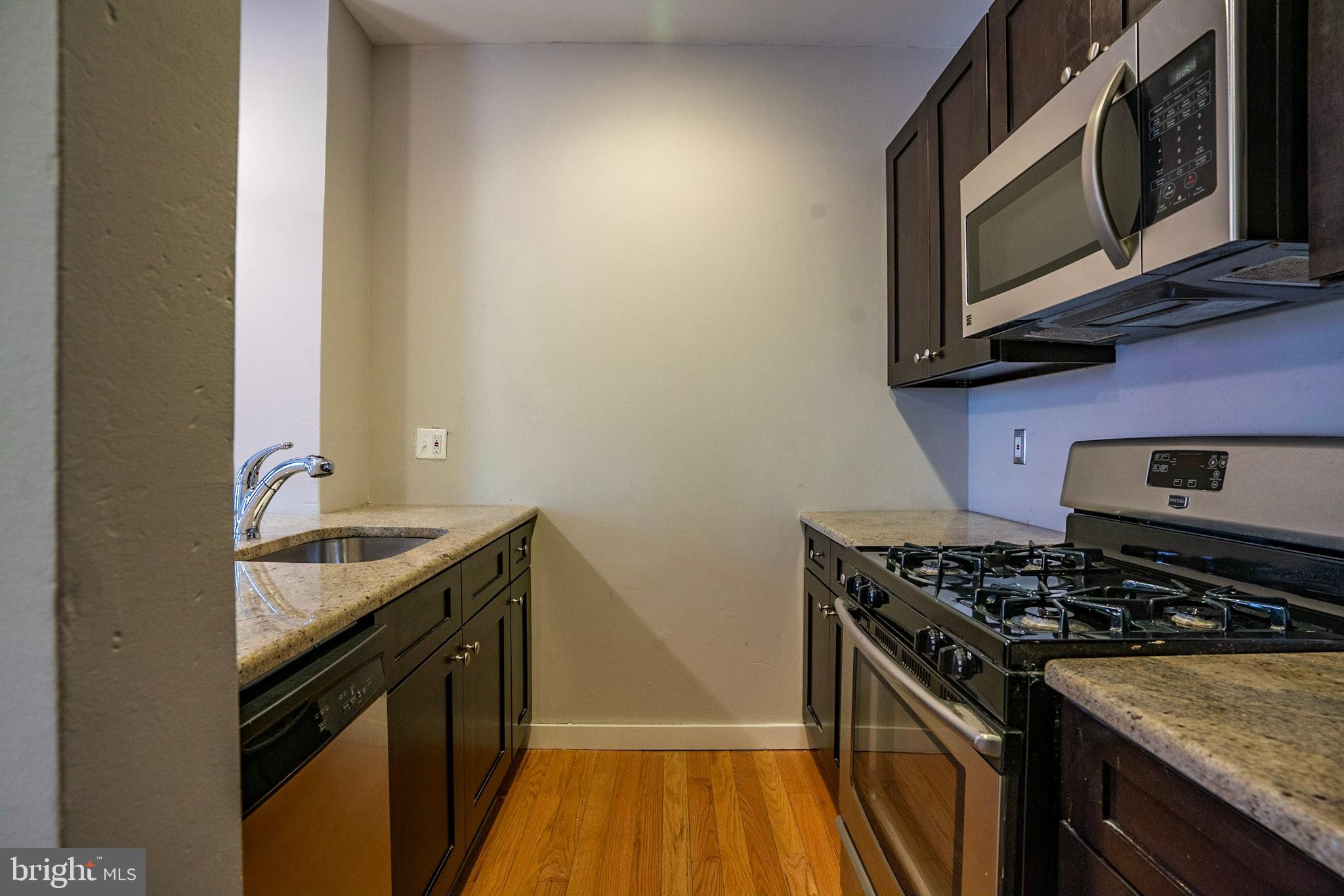 1504 SWAIN STREET 2
