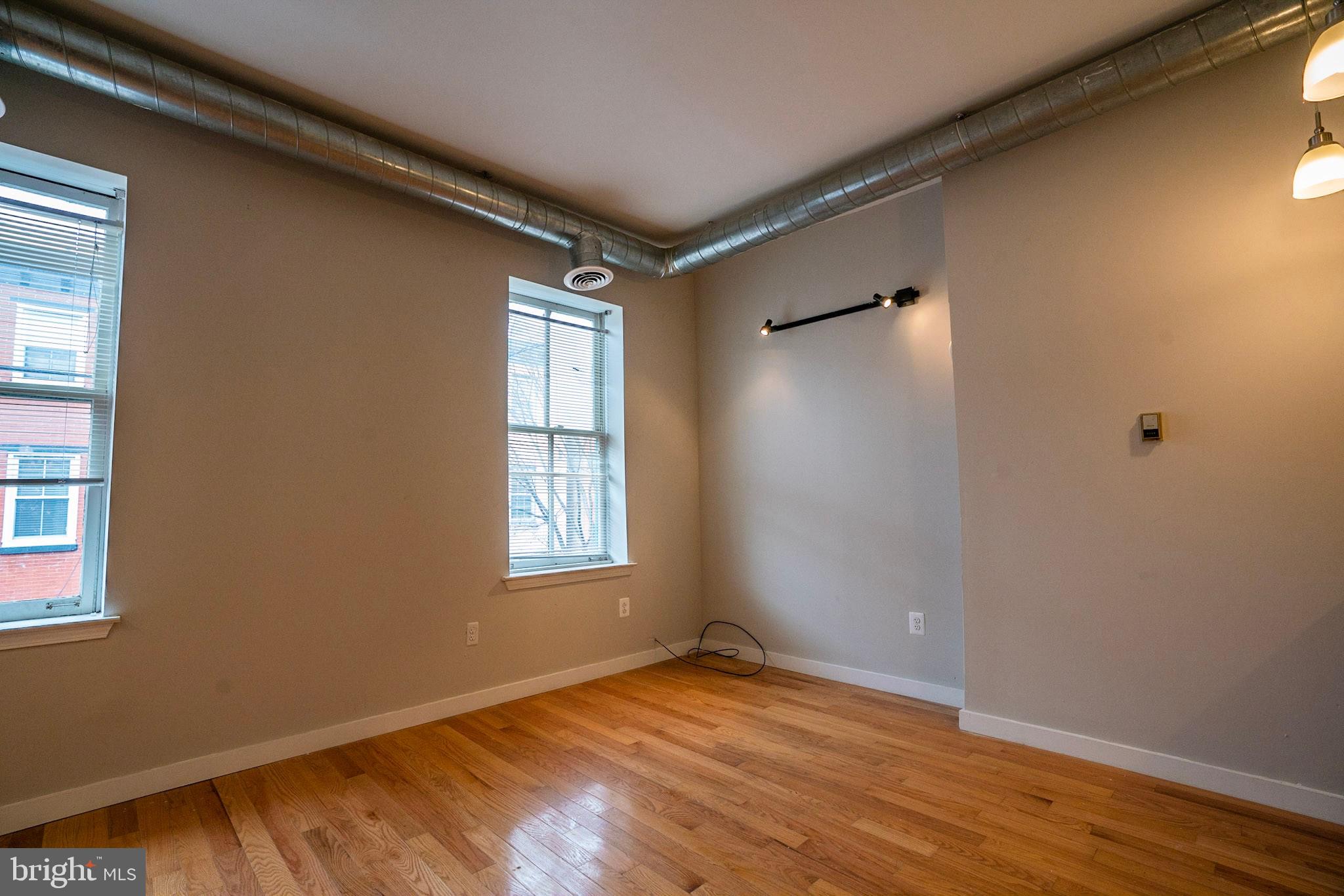 1504 SWAIN STREET 2