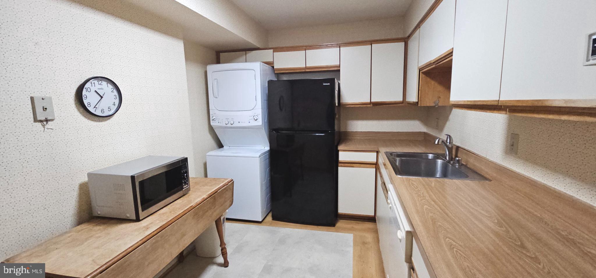 GREENS AT LEISURE WORLD - Residential