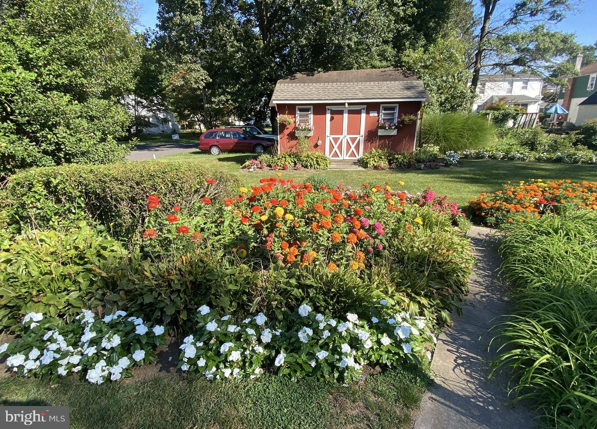 WILLOW FARMS - Residential