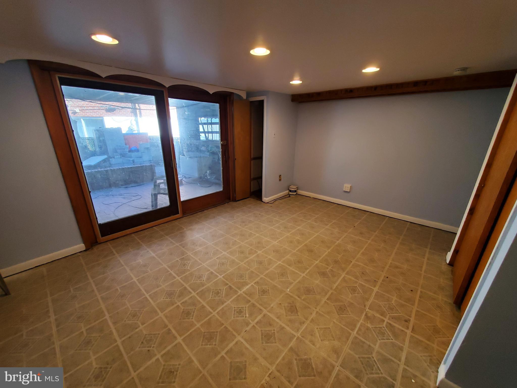 PHILADELPHIA (SOUTHWEST) - Residential