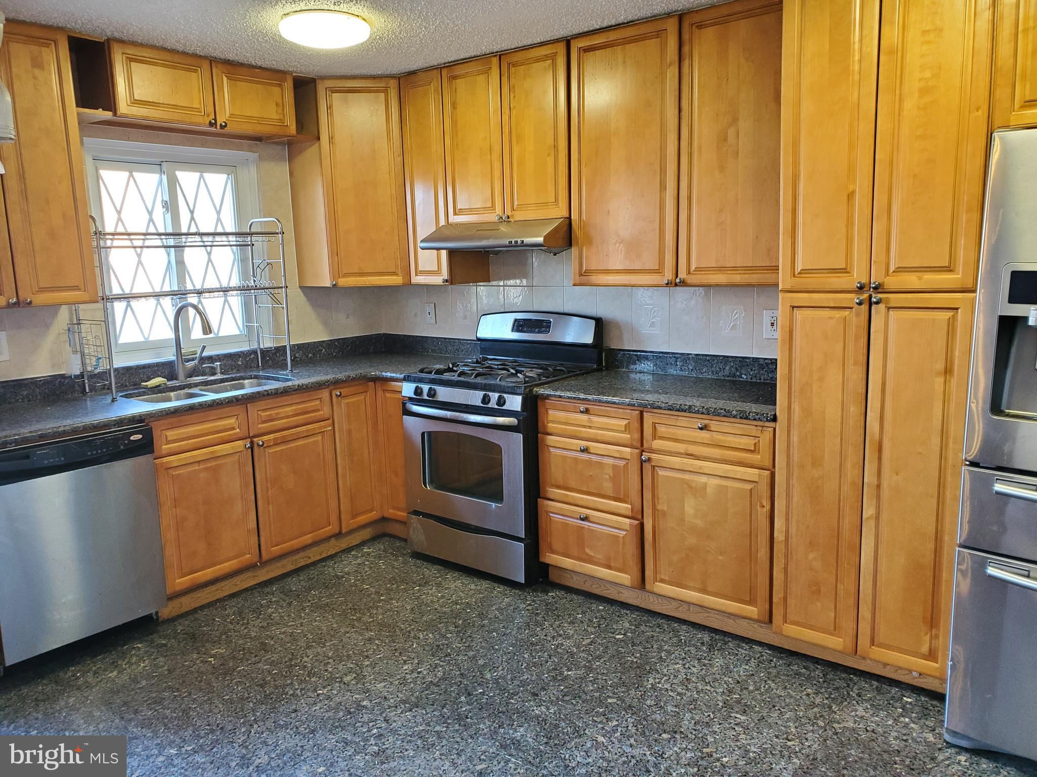 PHILADELPHIA (SOUTHWEST) - Residential