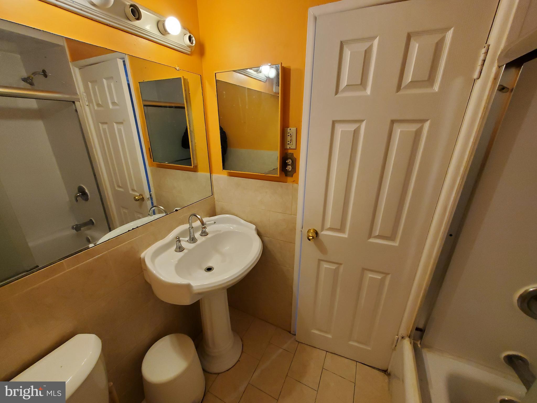 PHILADELPHIA (SOUTHWEST) - Residential