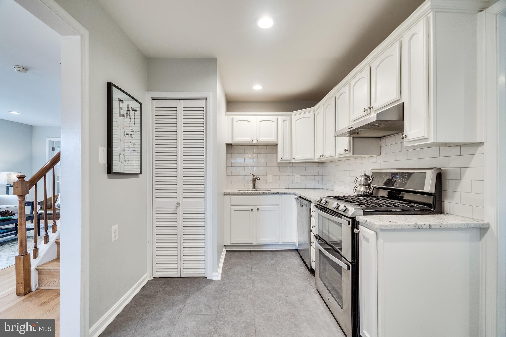 BUCKNELL MANOR - Residential