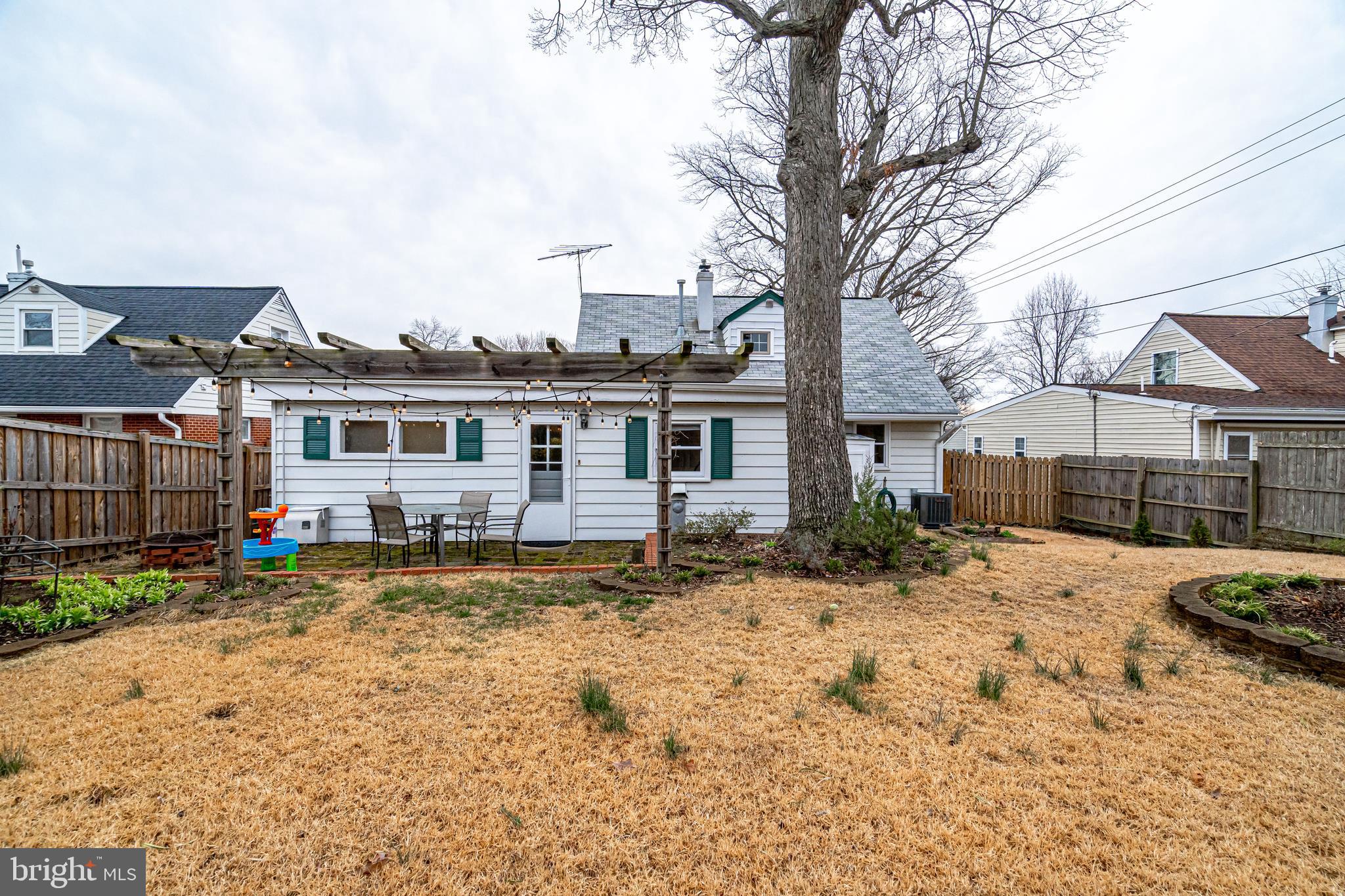 BUCKNELL MANOR - Residential