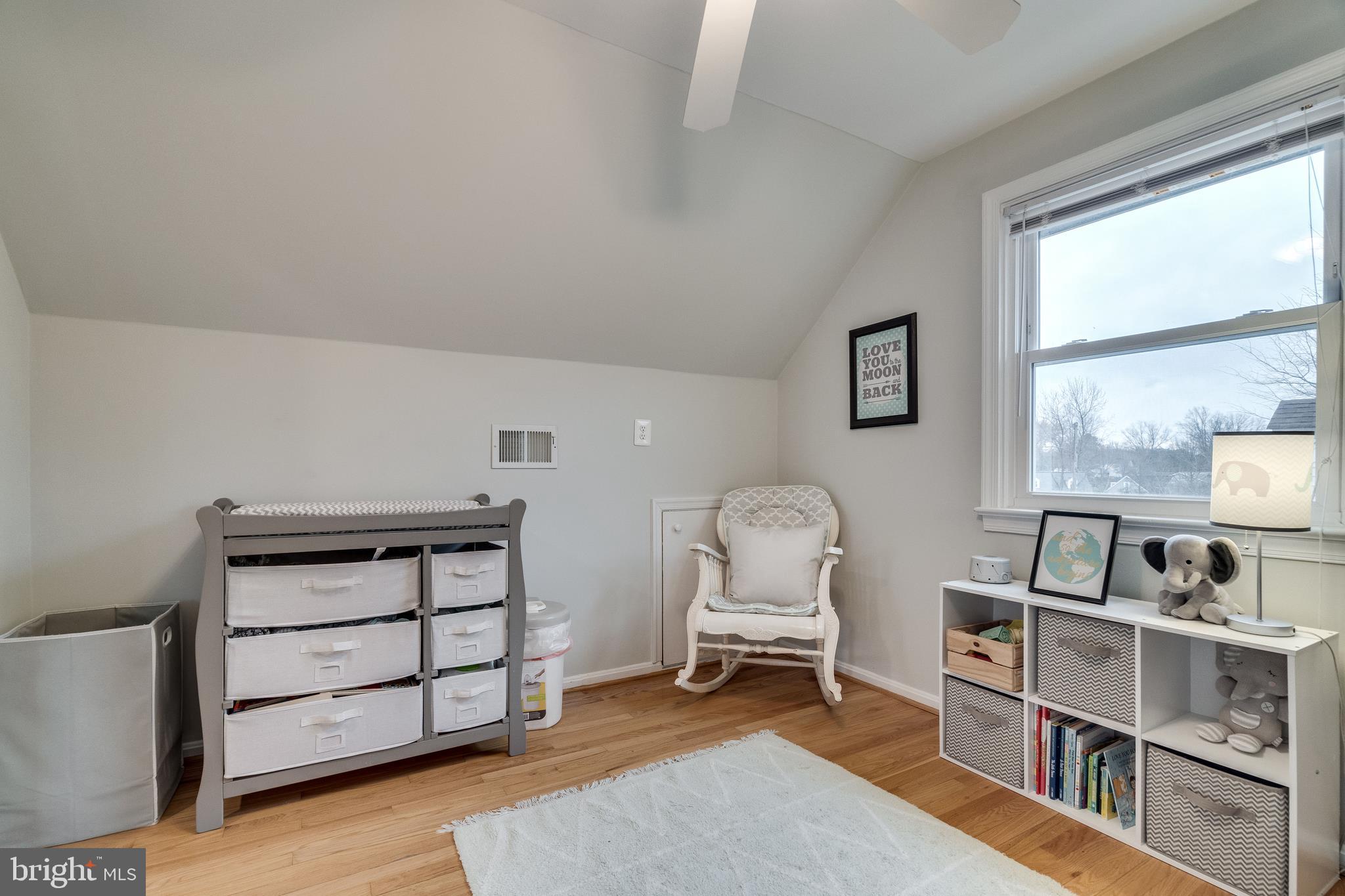 BUCKNELL MANOR - Residential