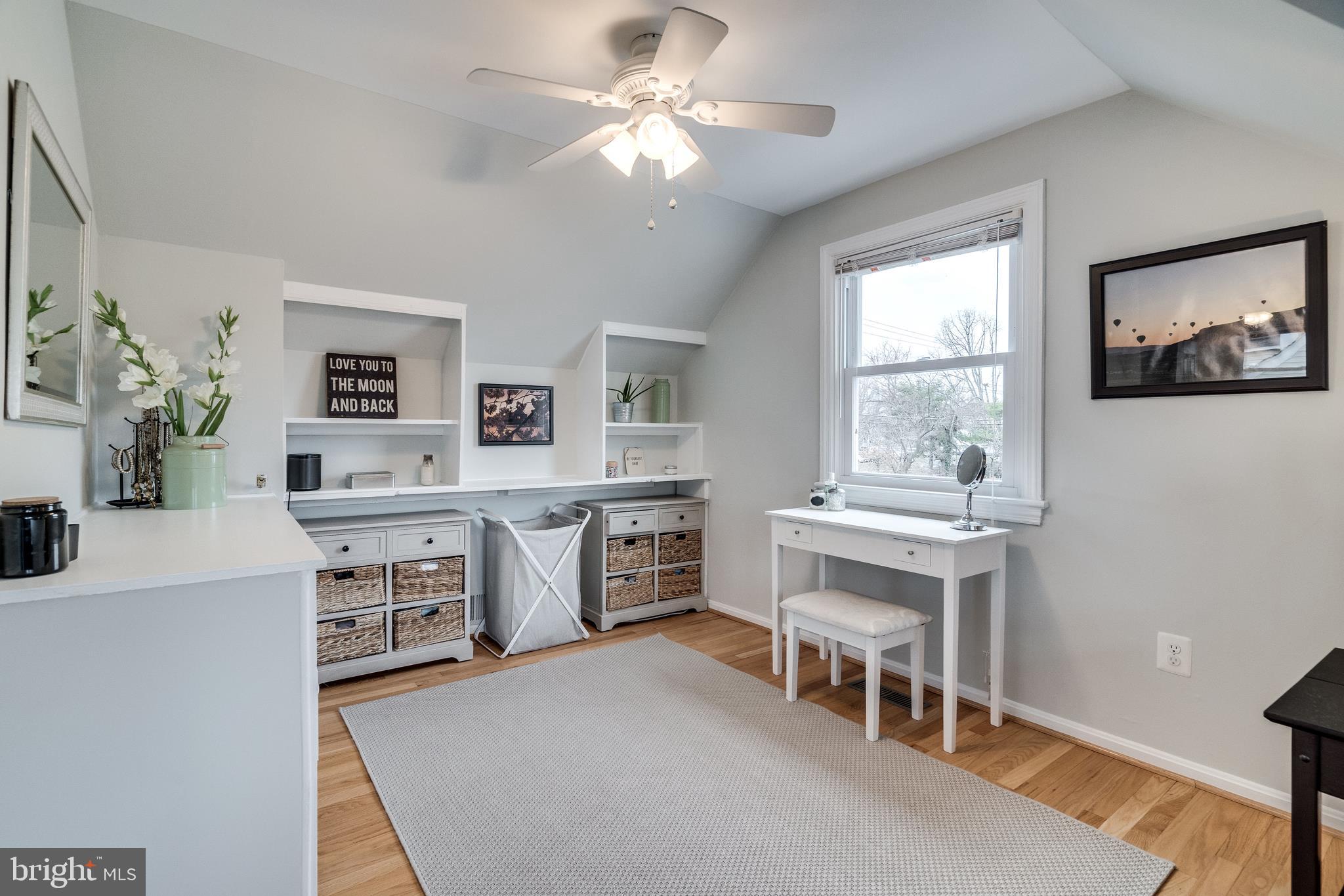 BUCKNELL MANOR - Residential