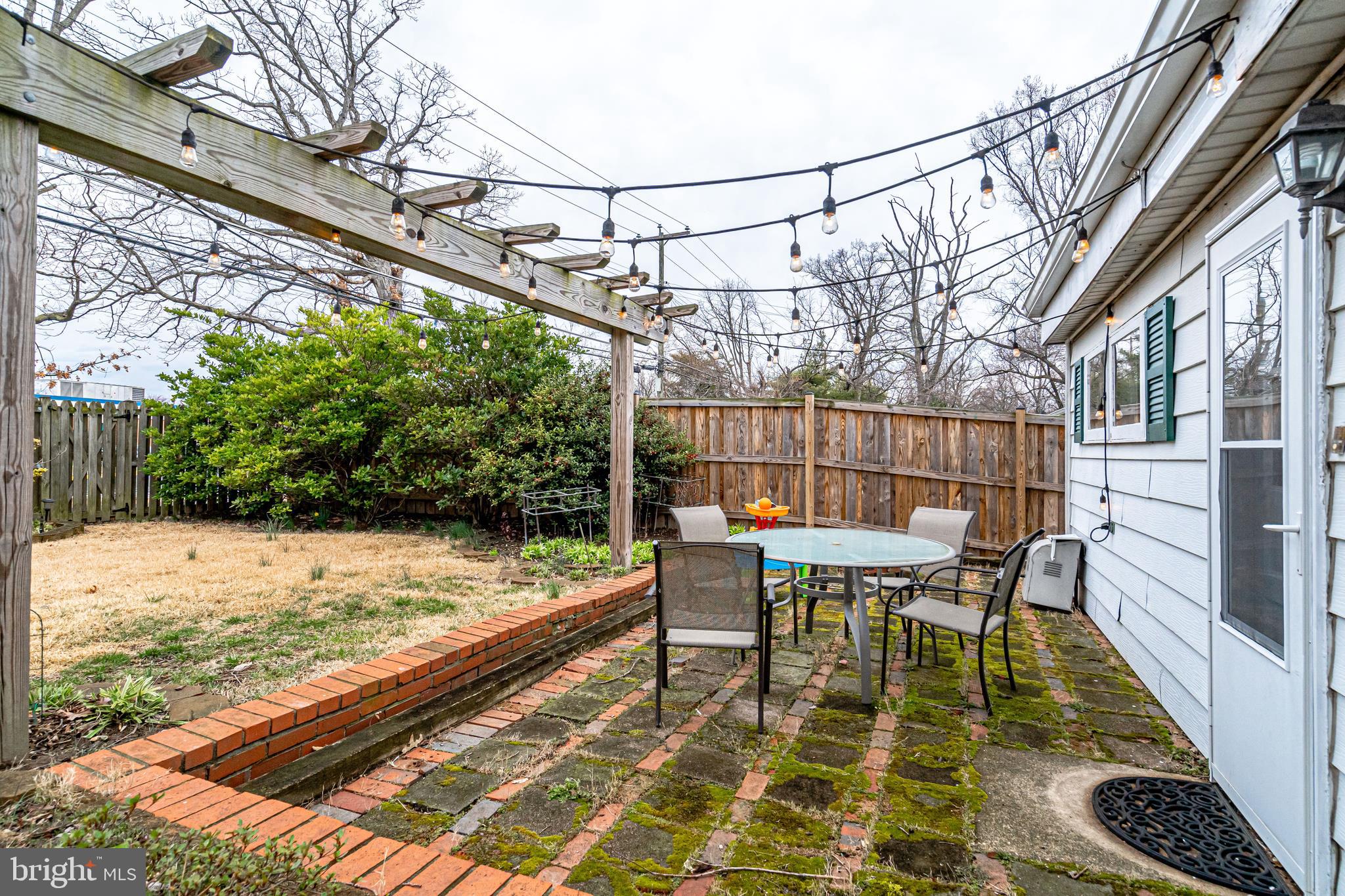 BUCKNELL MANOR - Residential