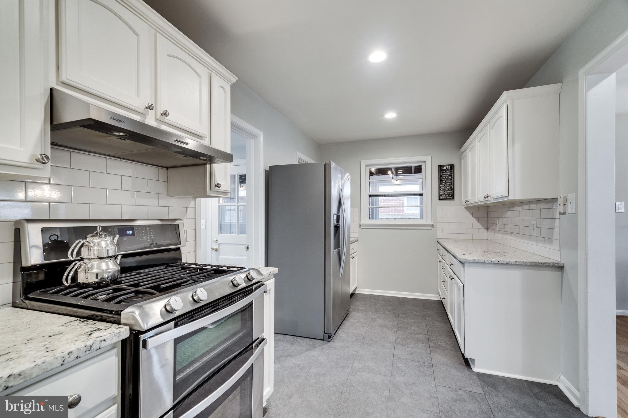 BUCKNELL MANOR - Residential