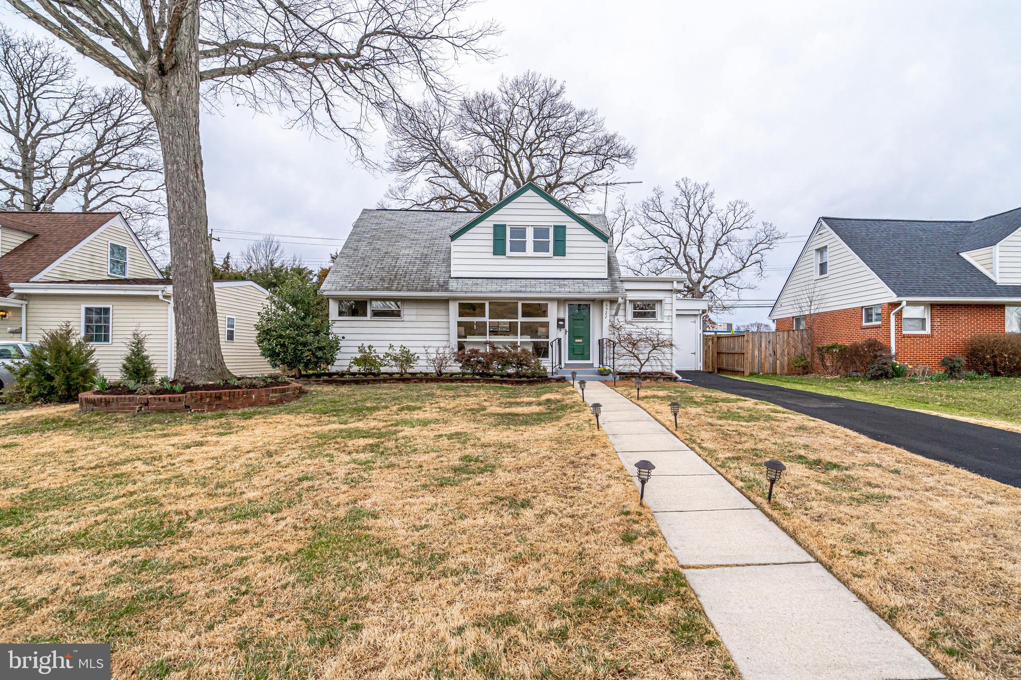 BUCKNELL MANOR - Residential
