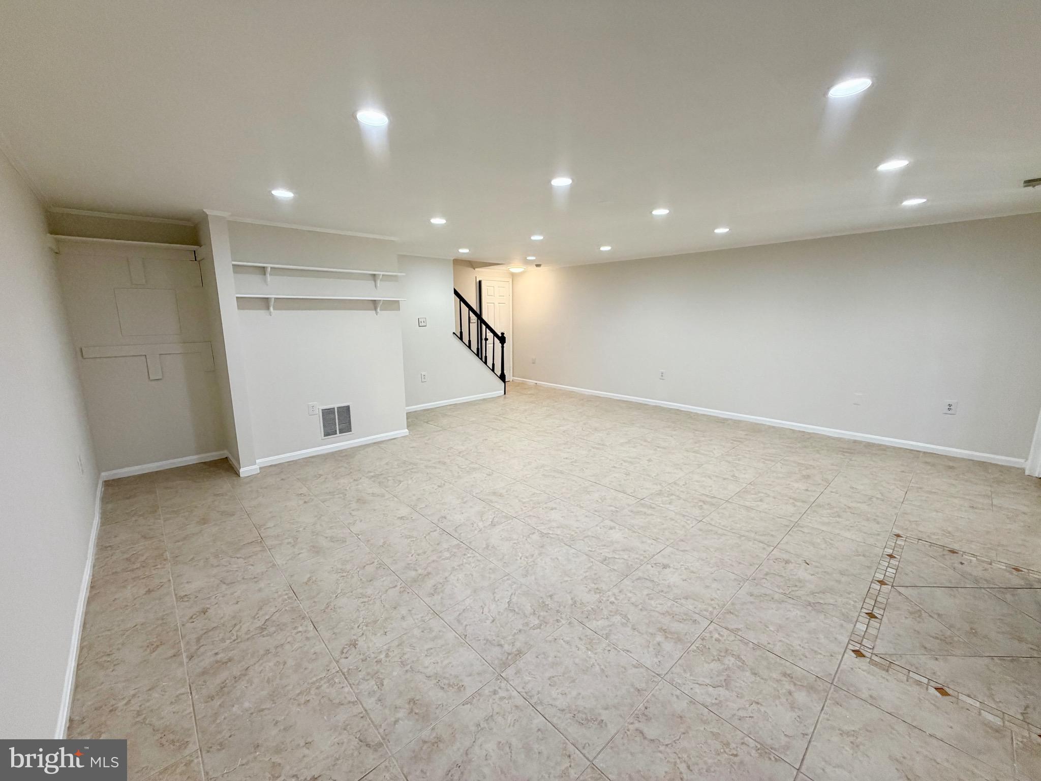 LIFESTYLE AT SULLY STATION - Residential