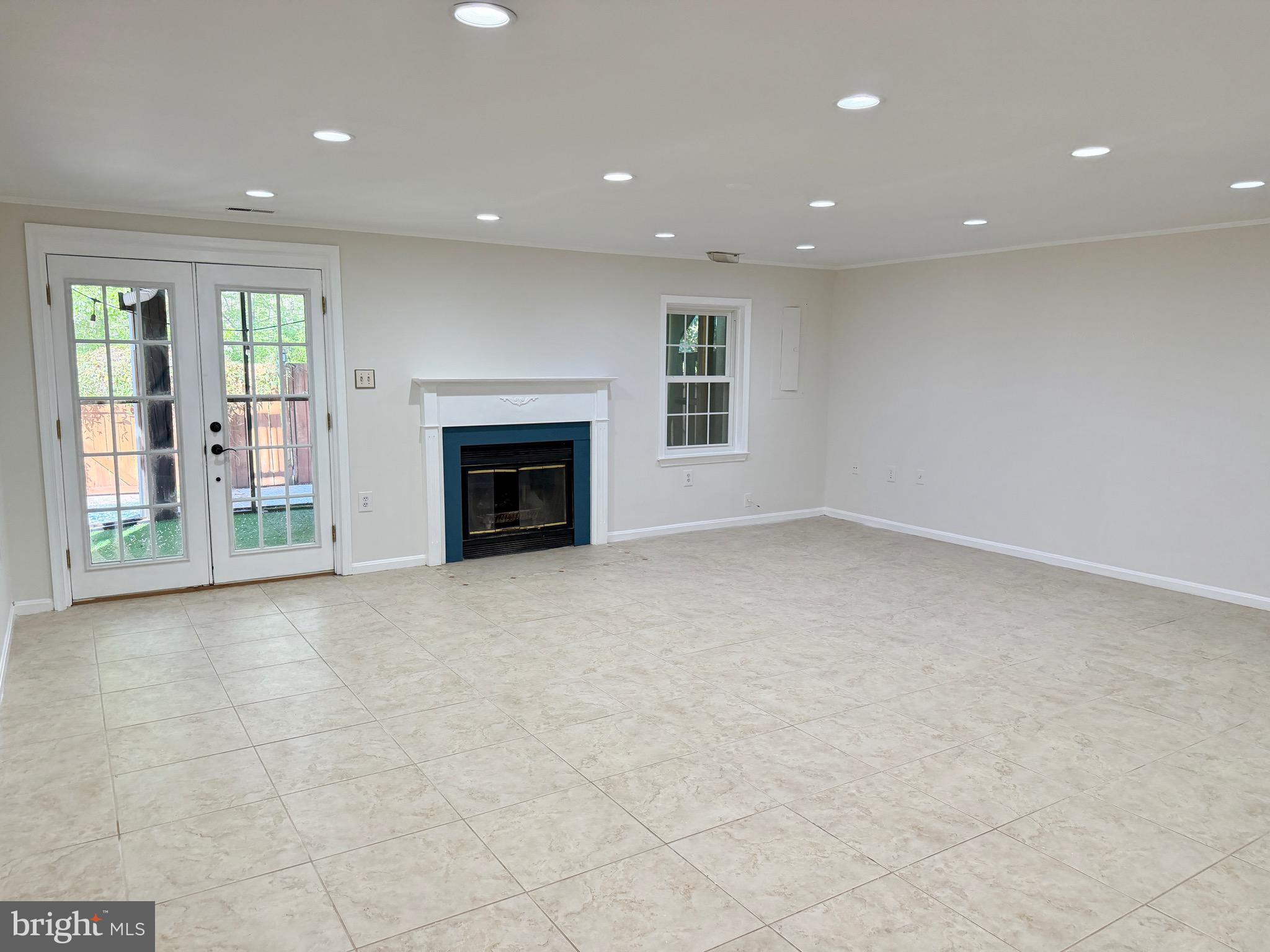 LIFESTYLE AT SULLY STATION - Residential