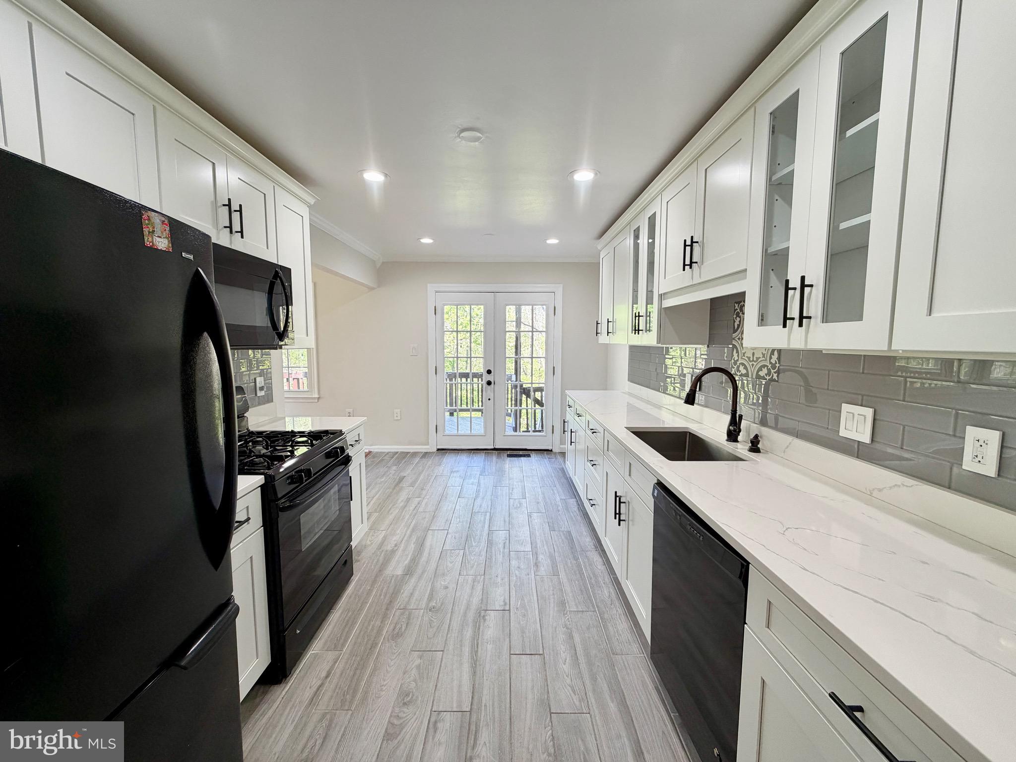 LIFESTYLE AT SULLY STATION - Residential