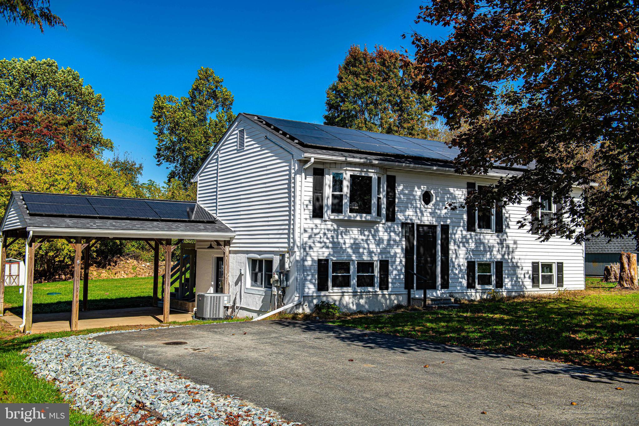 HONEYSUCKLE HOLLOW - Residential