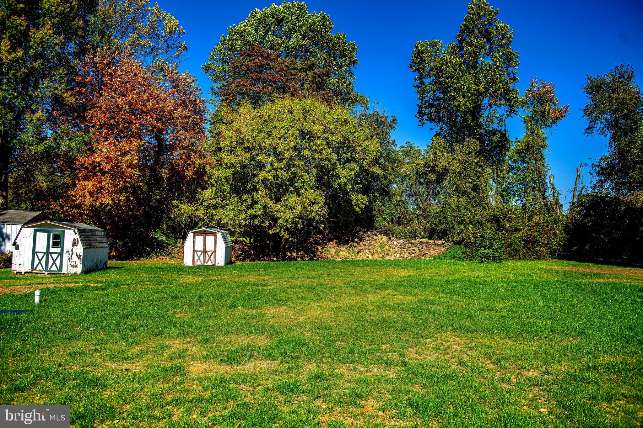 HONEYSUCKLE HOLLOW - Residential