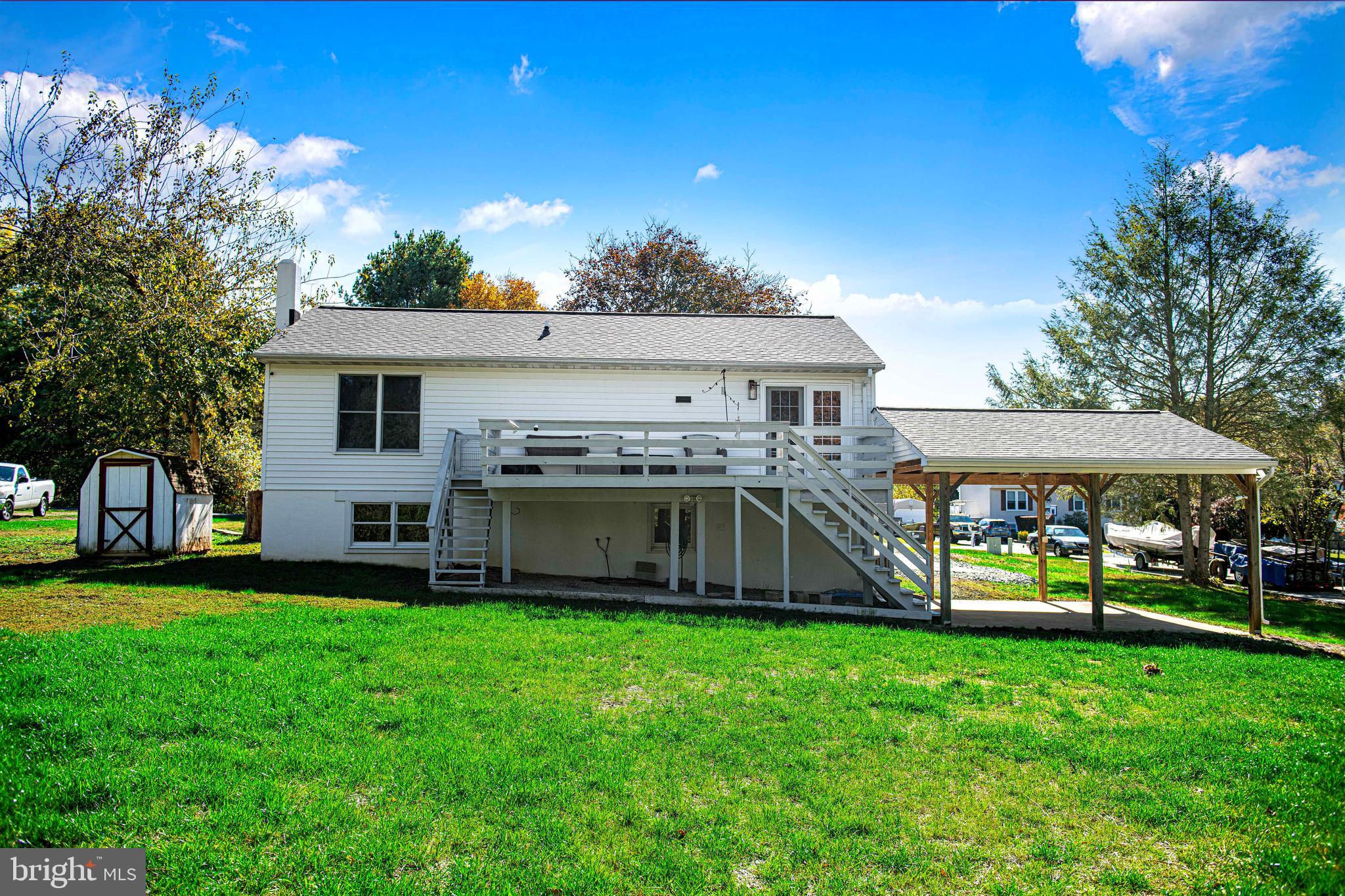 HONEYSUCKLE HOLLOW - Residential