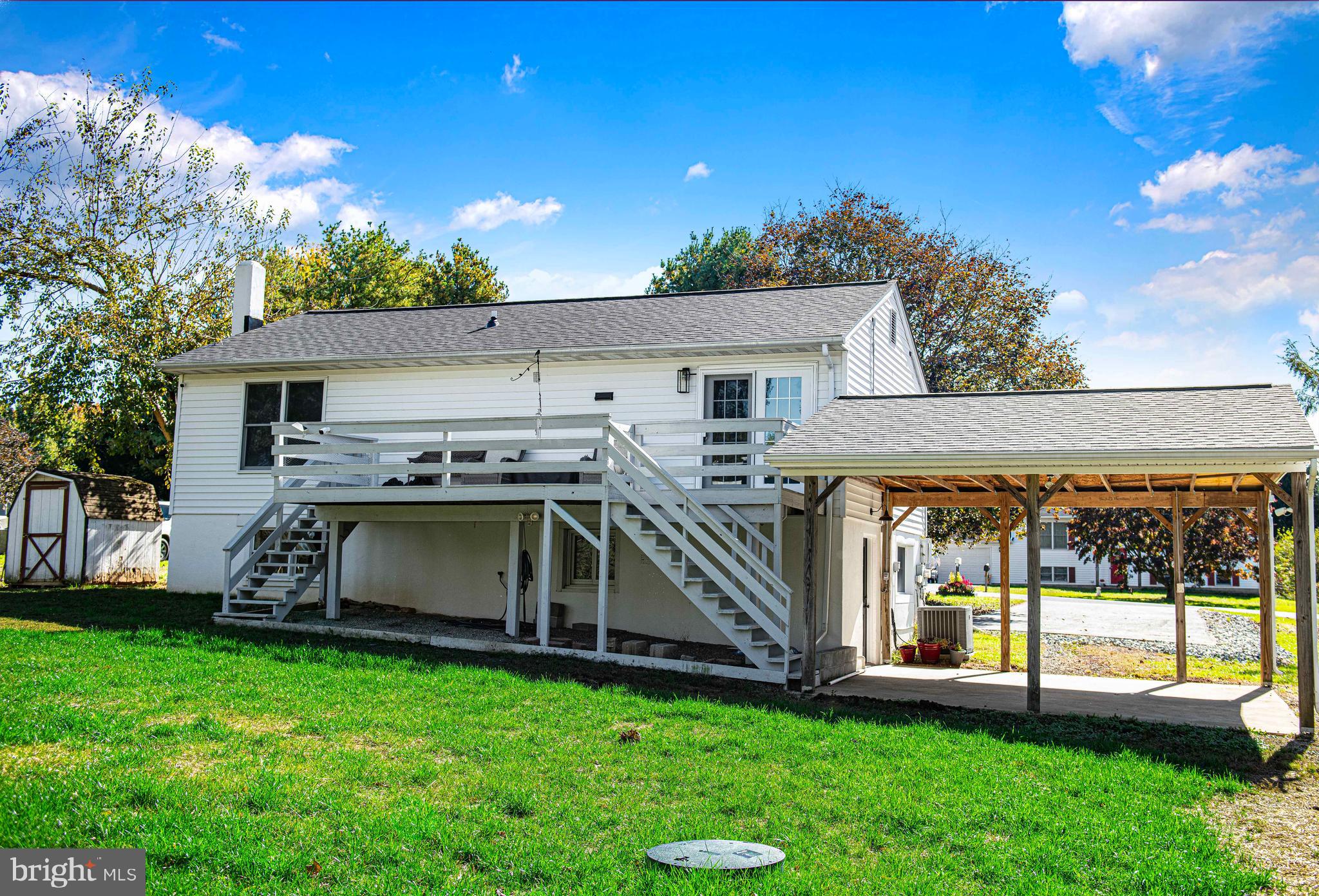 HONEYSUCKLE HOLLOW - Residential