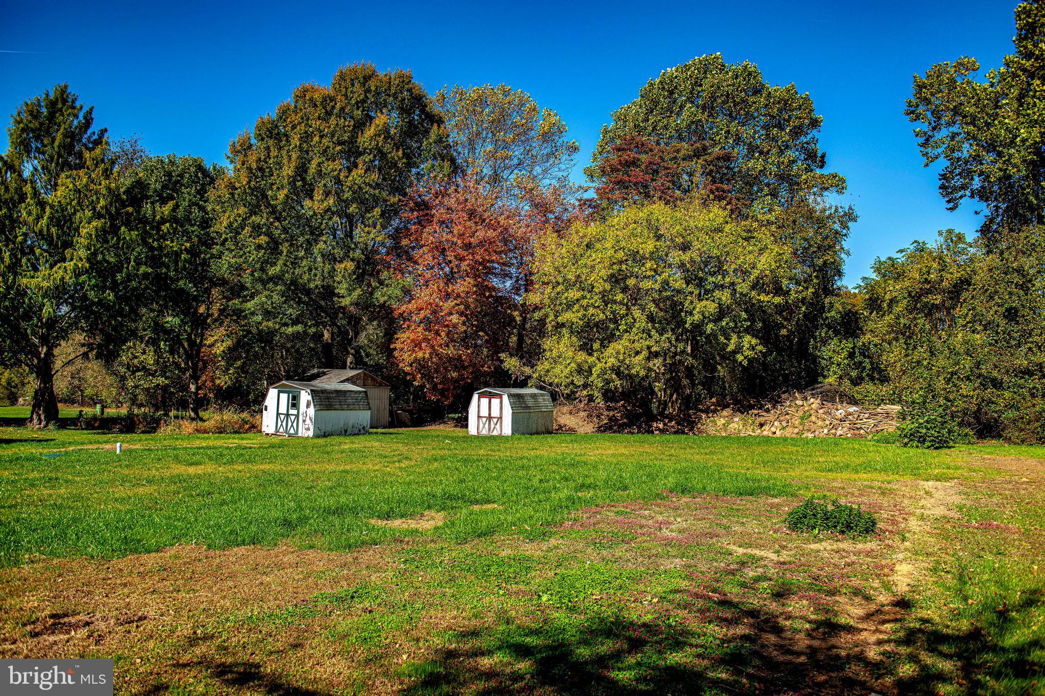 HONEYSUCKLE HOLLOW - Residential
