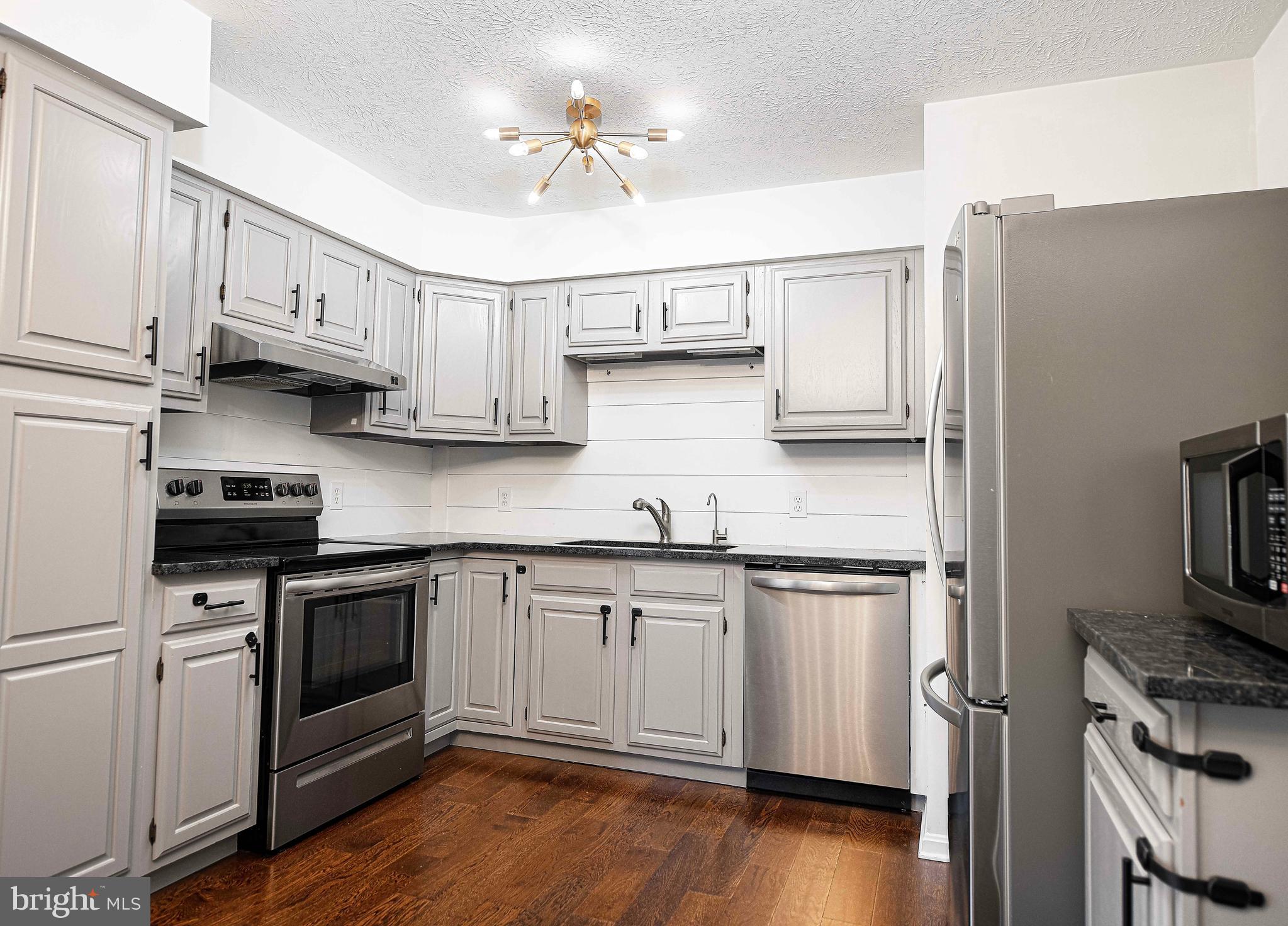 HONEYSUCKLE HOLLOW - Residential