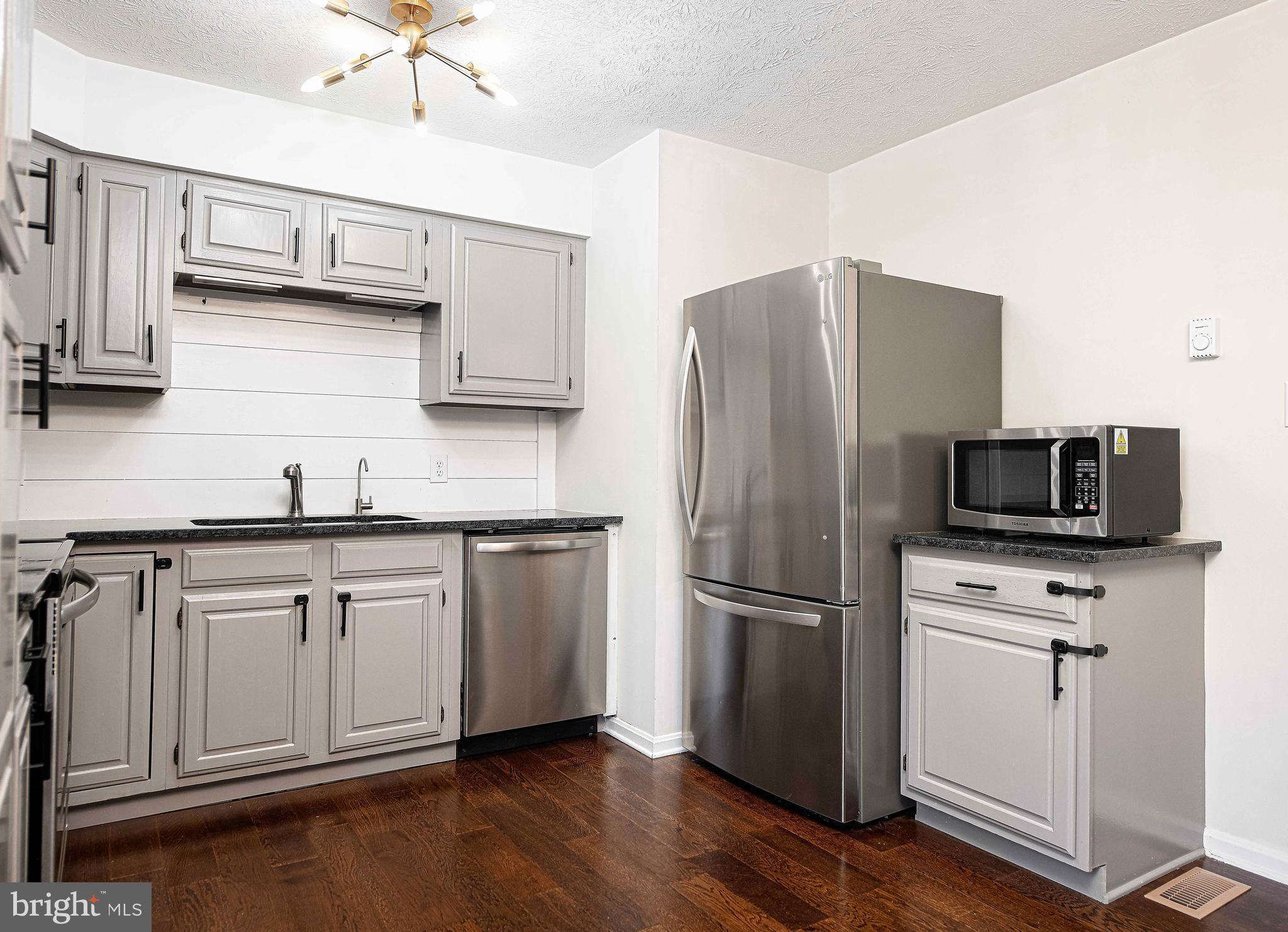 HONEYSUCKLE HOLLOW - Residential