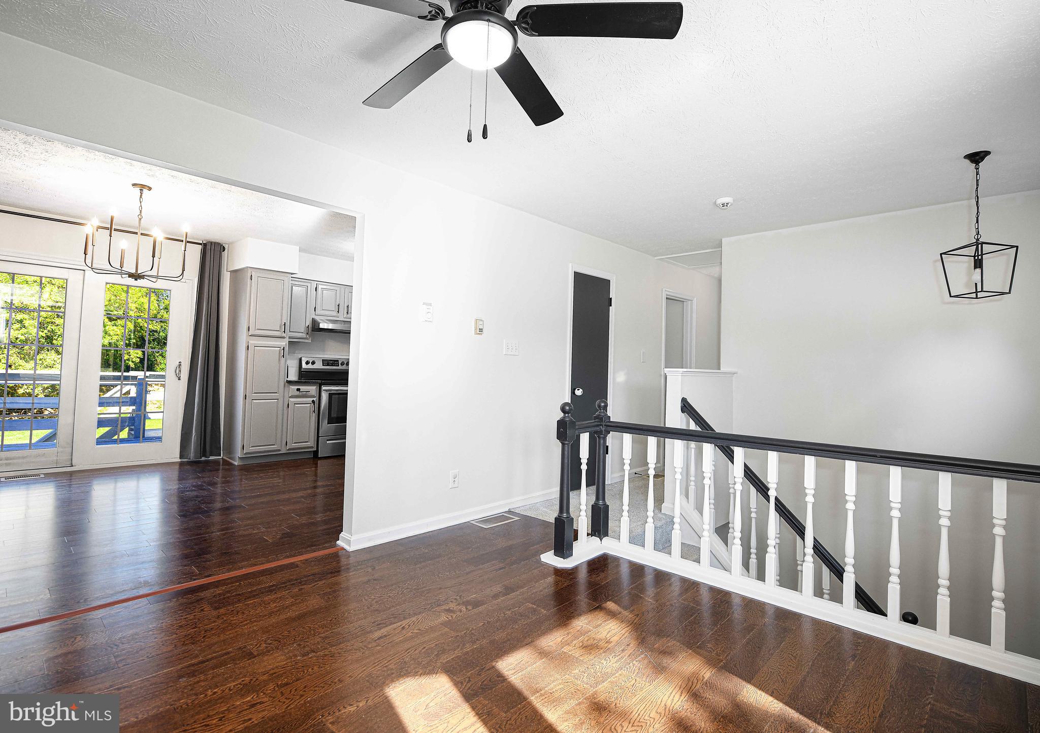 HONEYSUCKLE HOLLOW - Residential