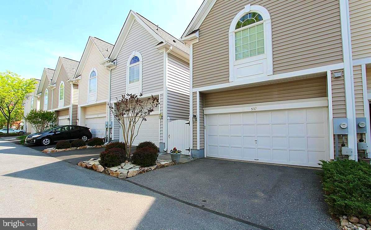 KING FARM - Residential Lease