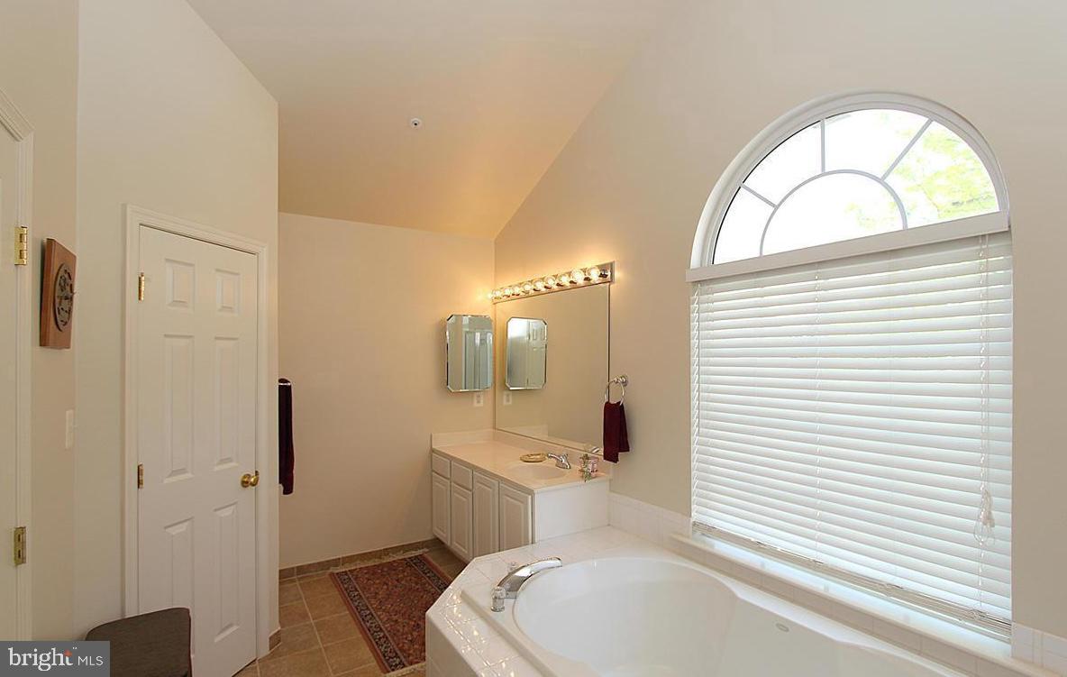 KING FARM - Residential Lease