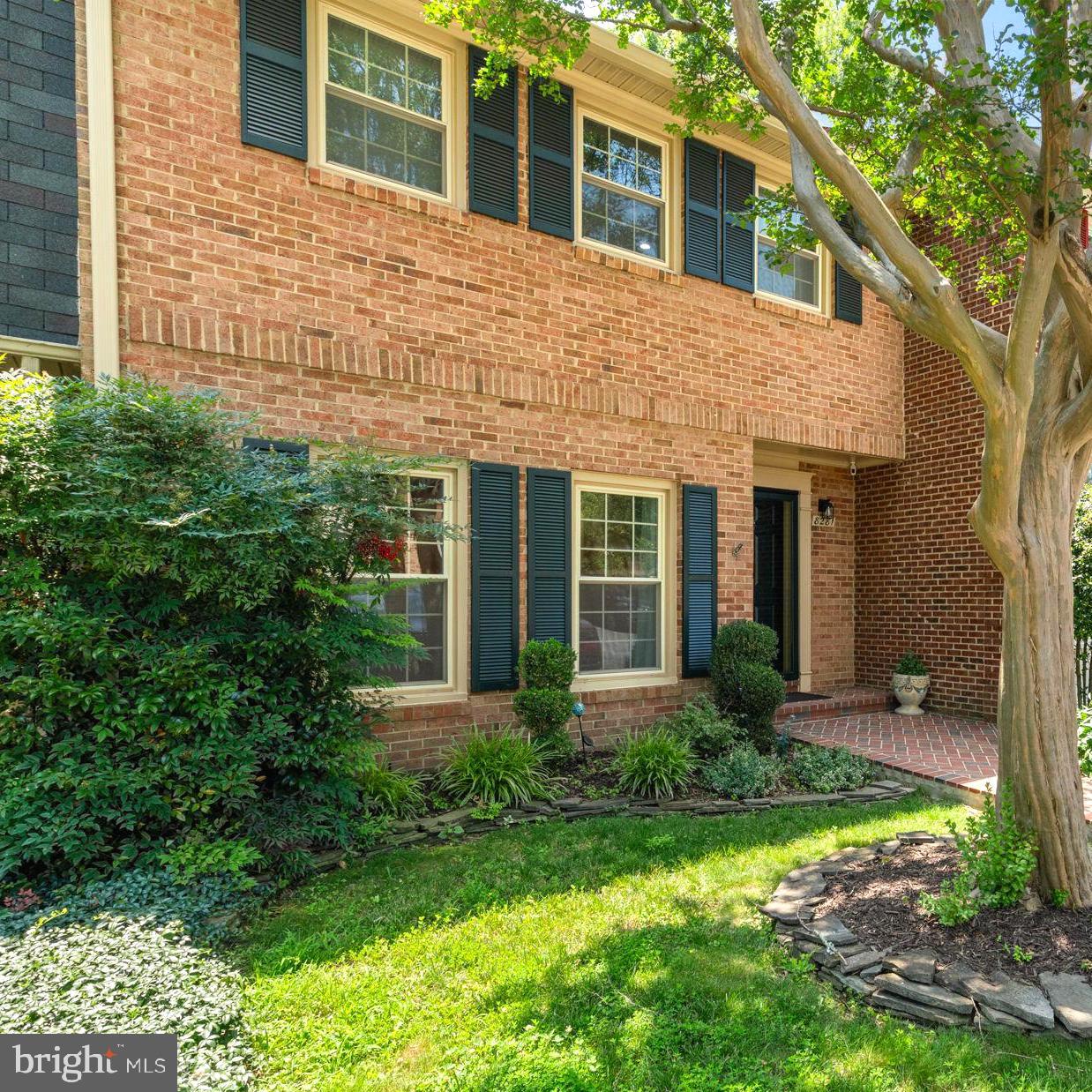 8281 CLIFTON FARM COURT
