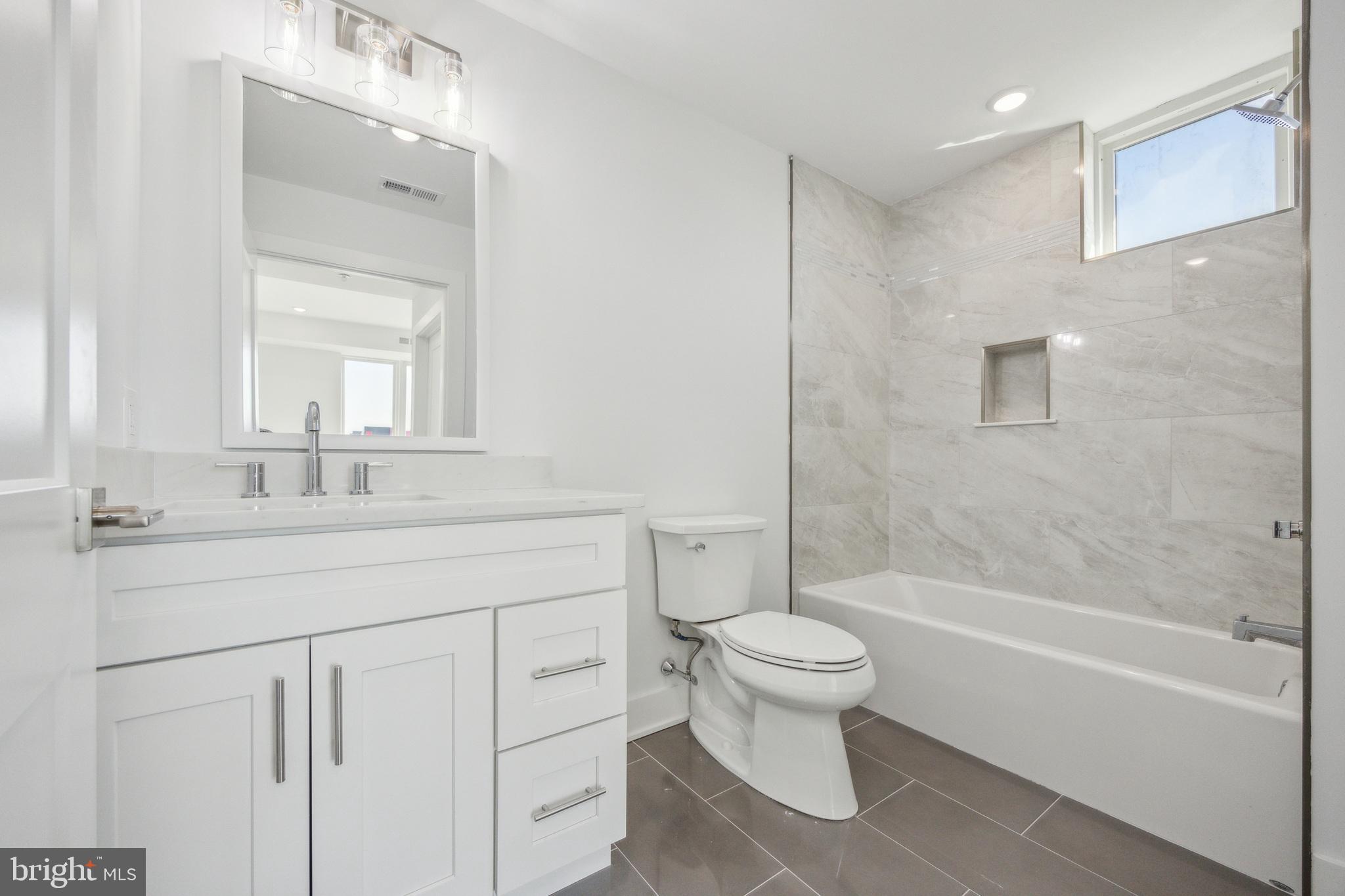 OLDE KENSINGTON - Residential Lease