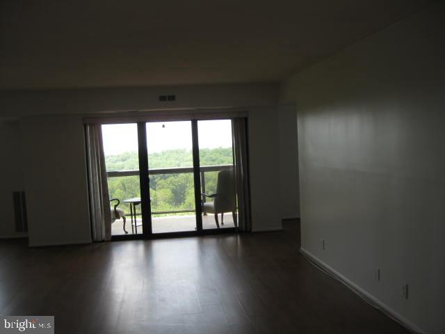 WATERGATE AT LANDMARK - Residential Lease