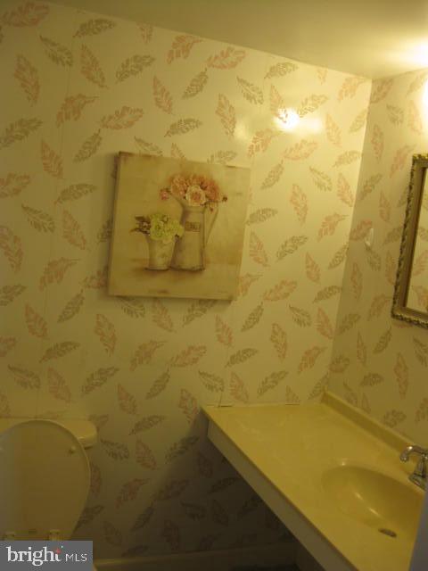 WATERGATE AT LANDMARK - Residential Lease