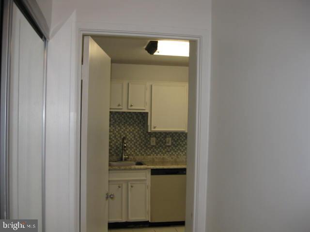 WATERGATE AT LANDMARK - Residential Lease