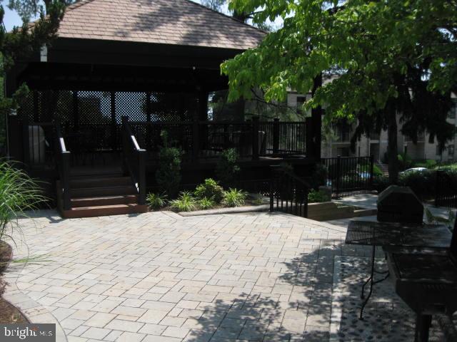 WATERGATE AT LANDMARK - Residential Lease