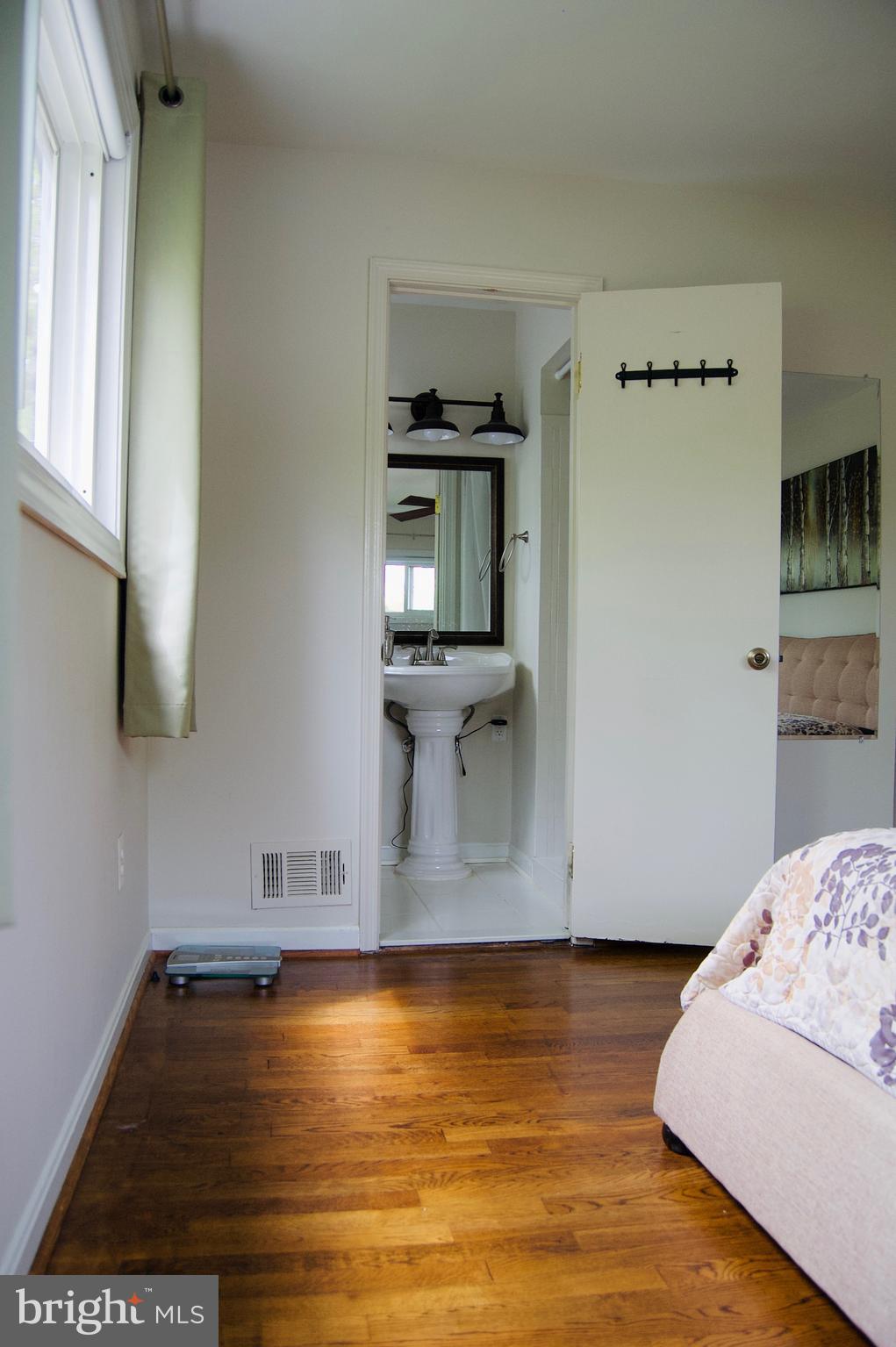 OLD POST ESTATES - Residential Lease