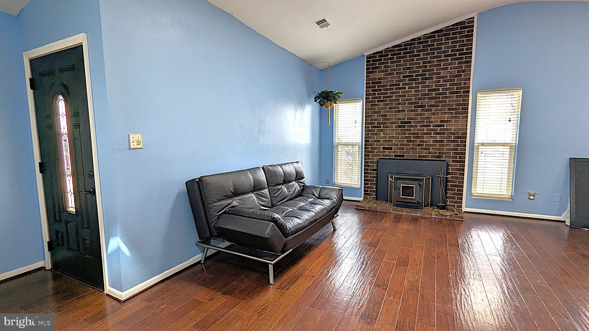 316 HANFORD COURT