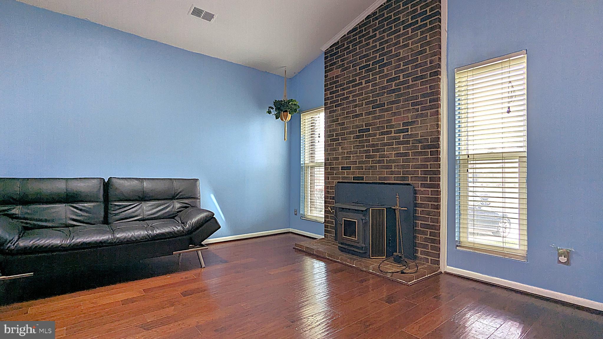 316 HANFORD COURT