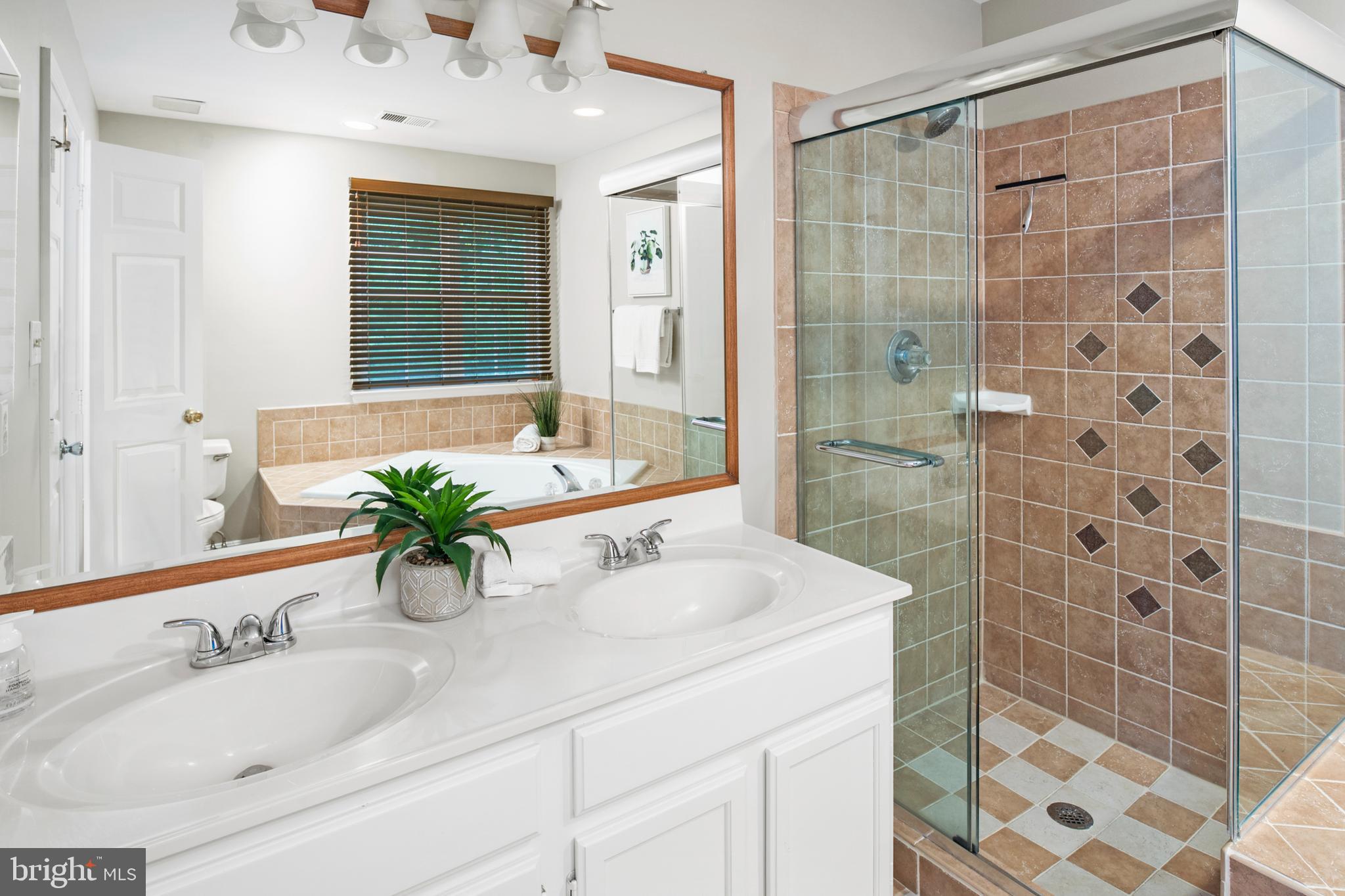 OAK TREE - Residential