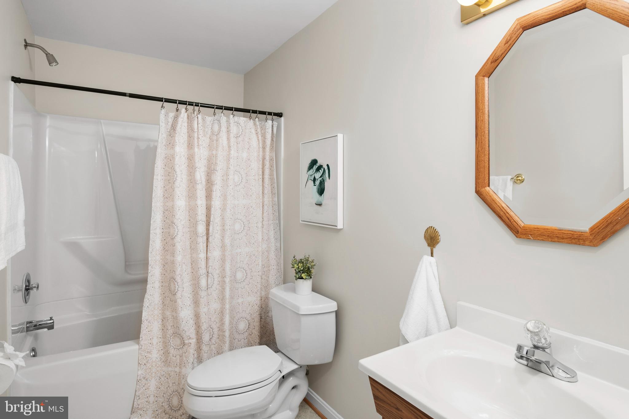 OAK TREE - Residential