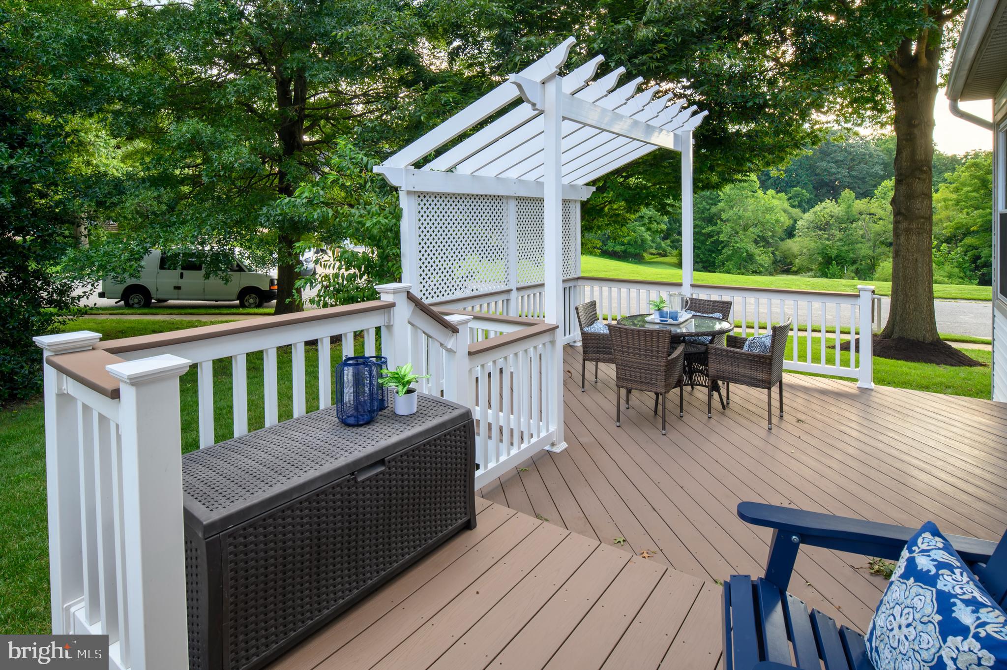 OAK TREE - Residential