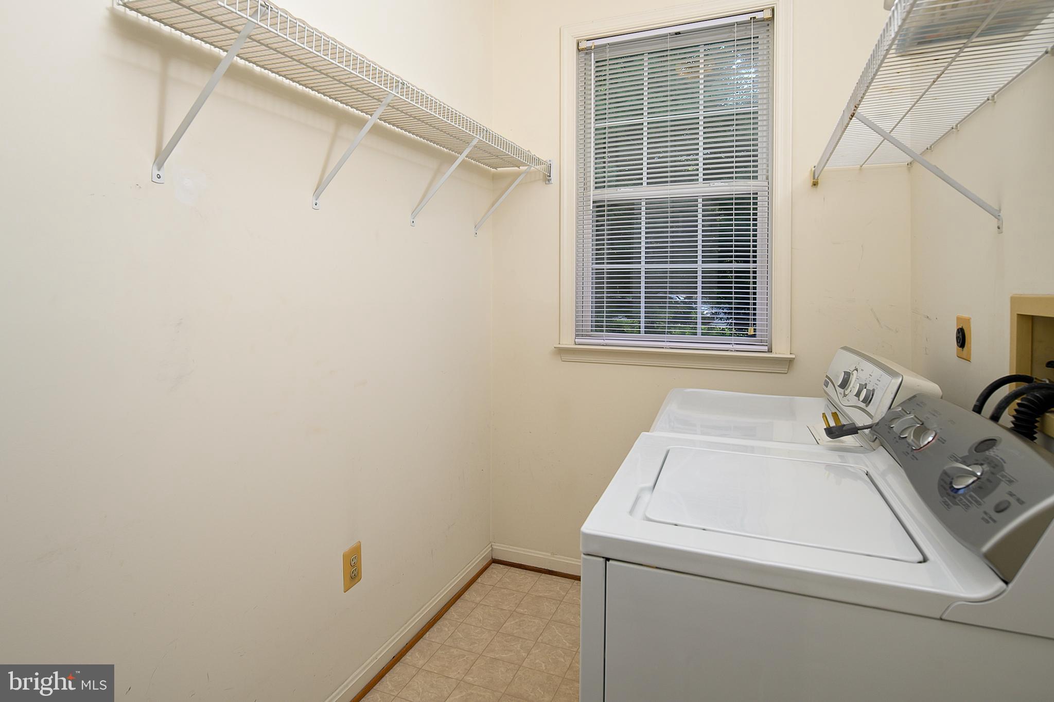 OAK TREE - Residential